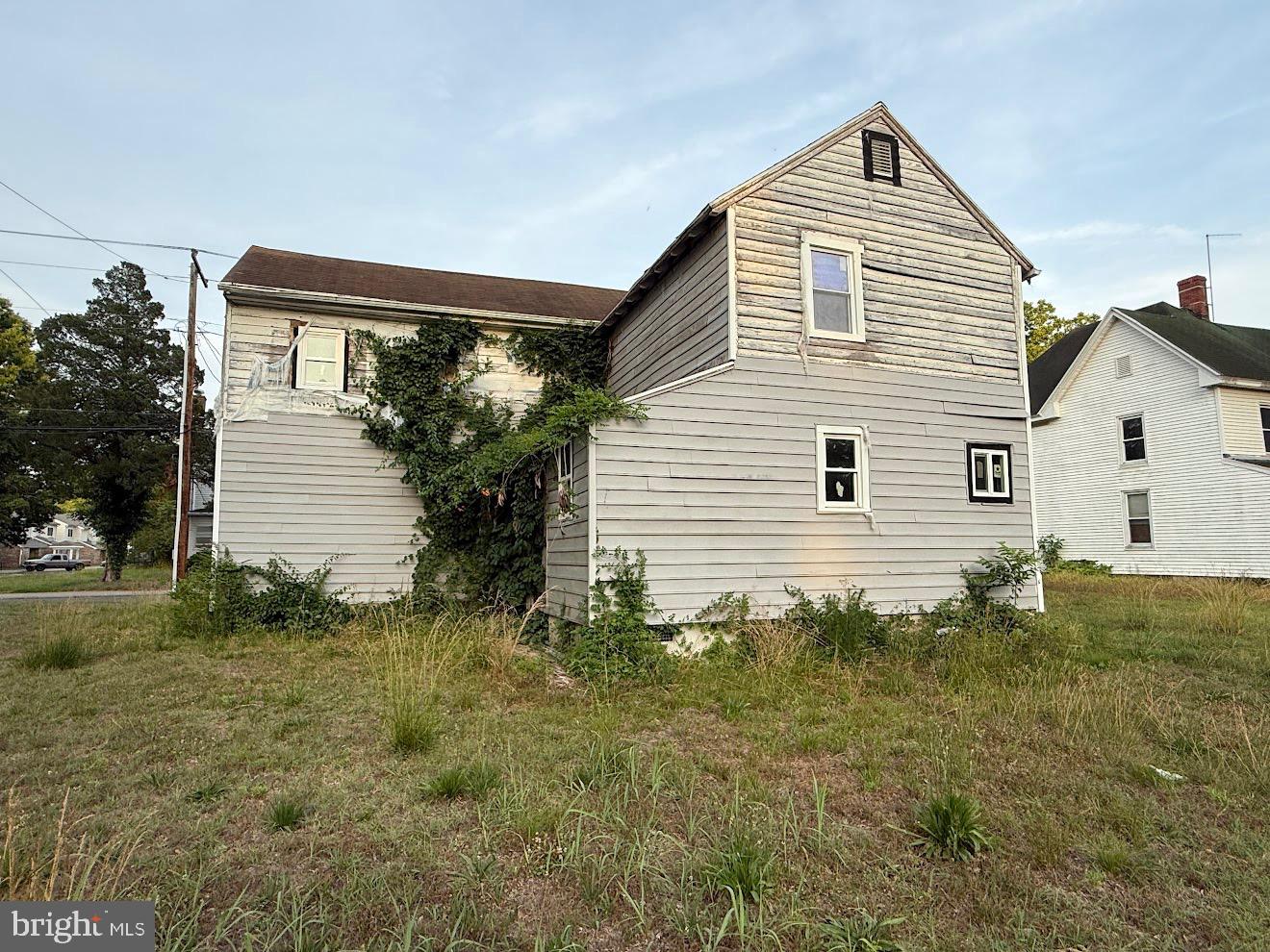 808 2ND STREET