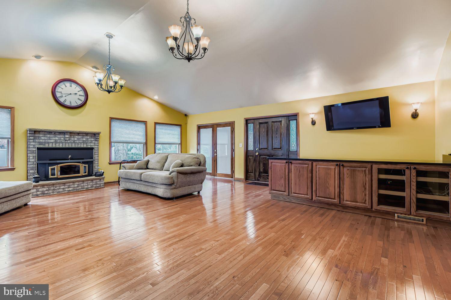 EASTERN HEIGHTS - Residential