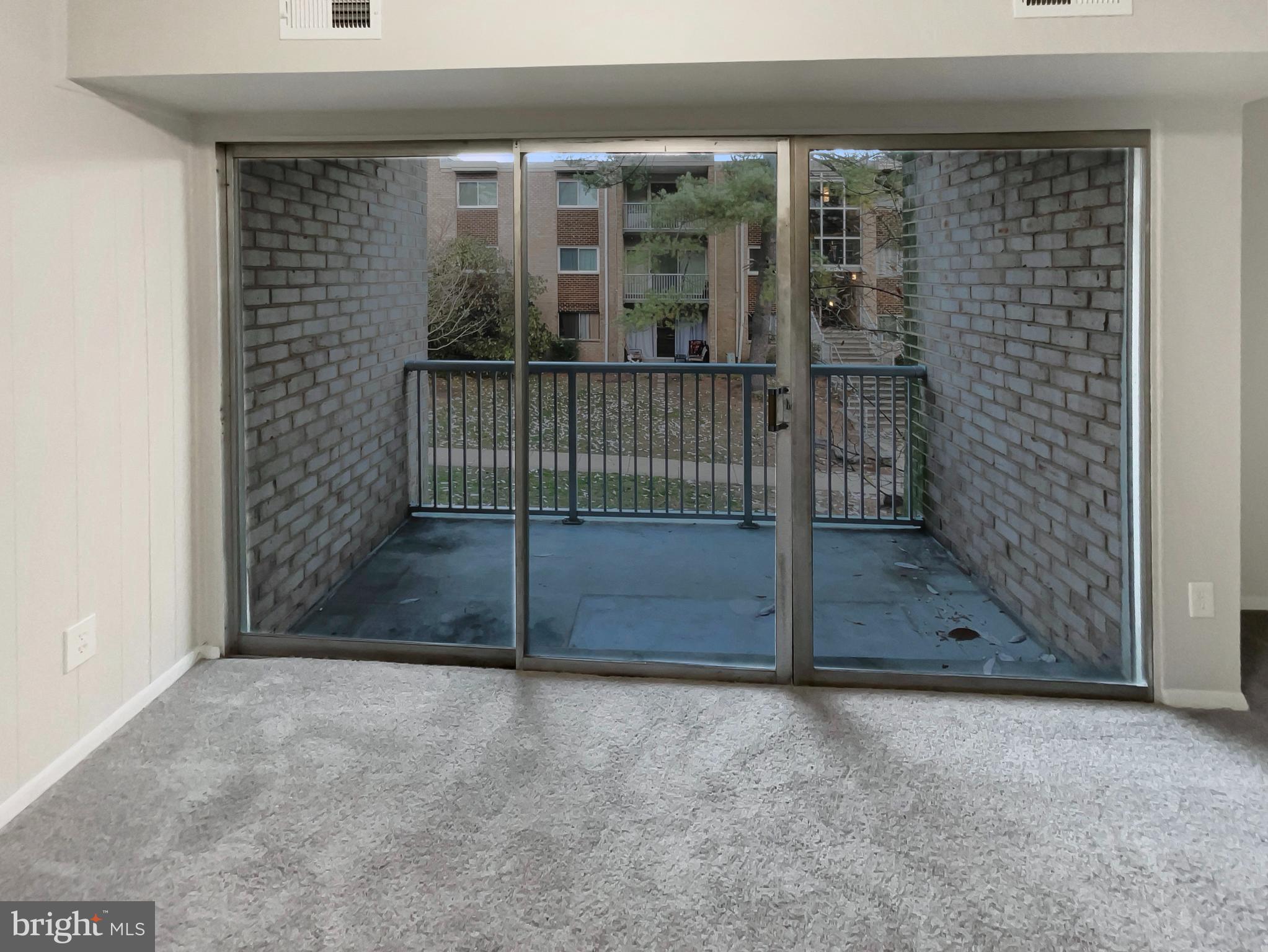 YORKTOWNE SQUARE - Residential