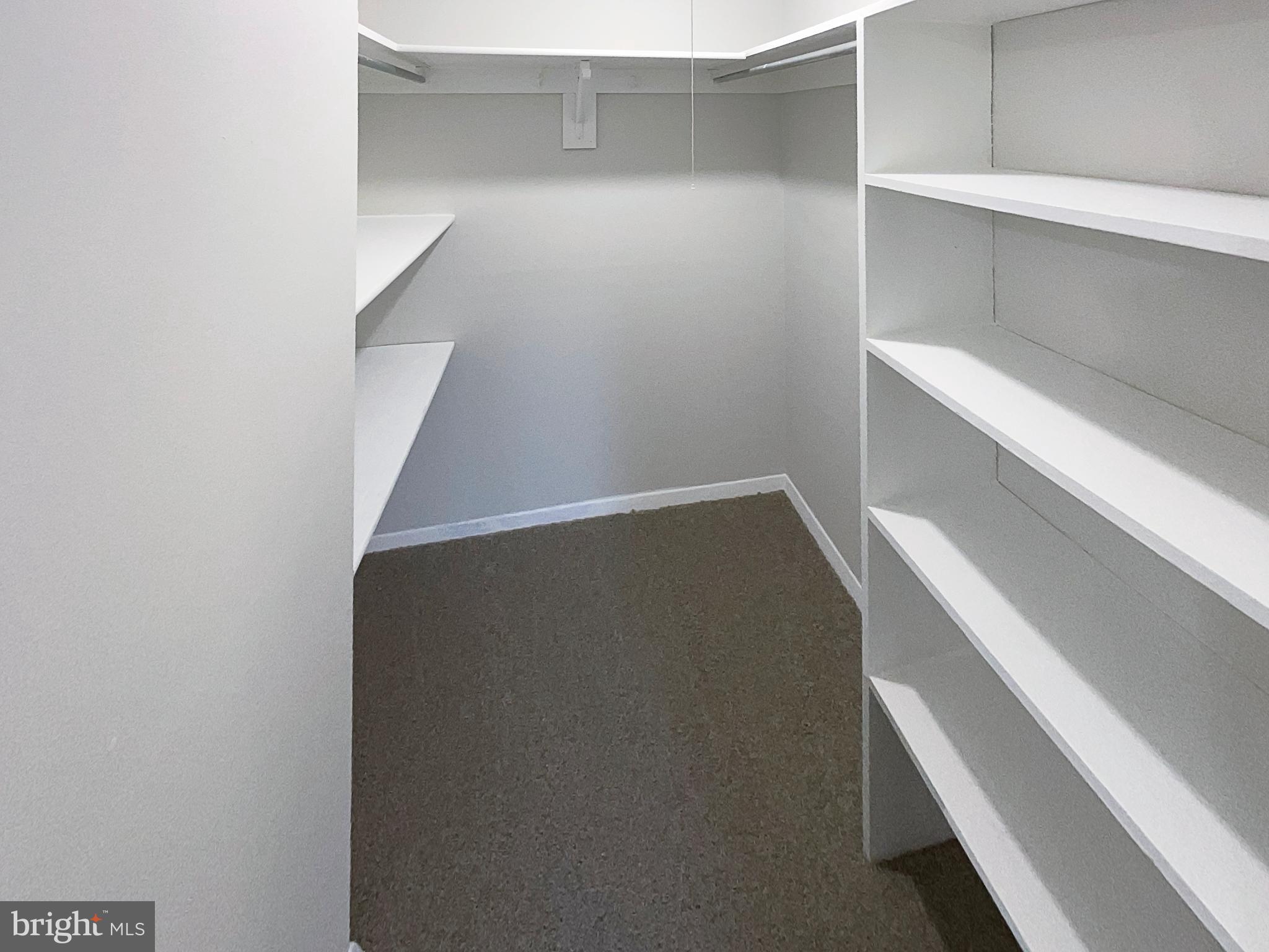 YORKTOWNE SQUARE - Residential