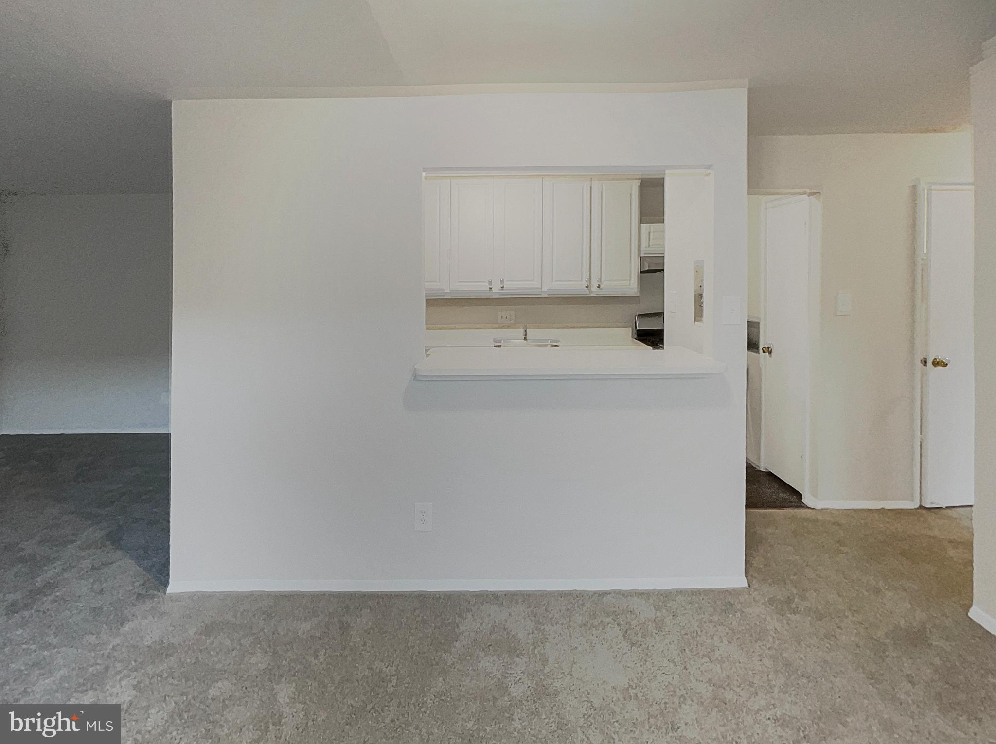 YORKTOWNE SQUARE - Residential