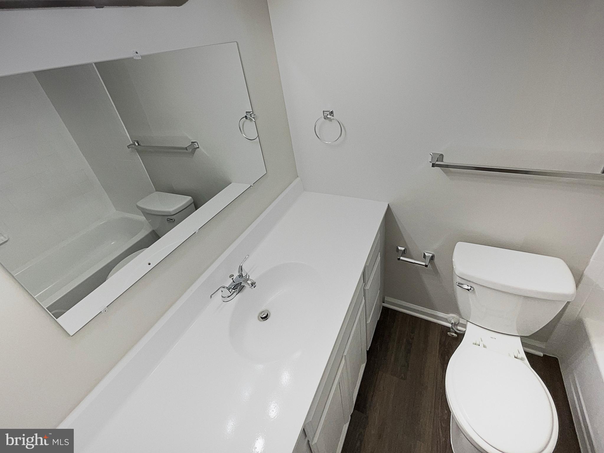 YORKTOWNE SQUARE - Residential