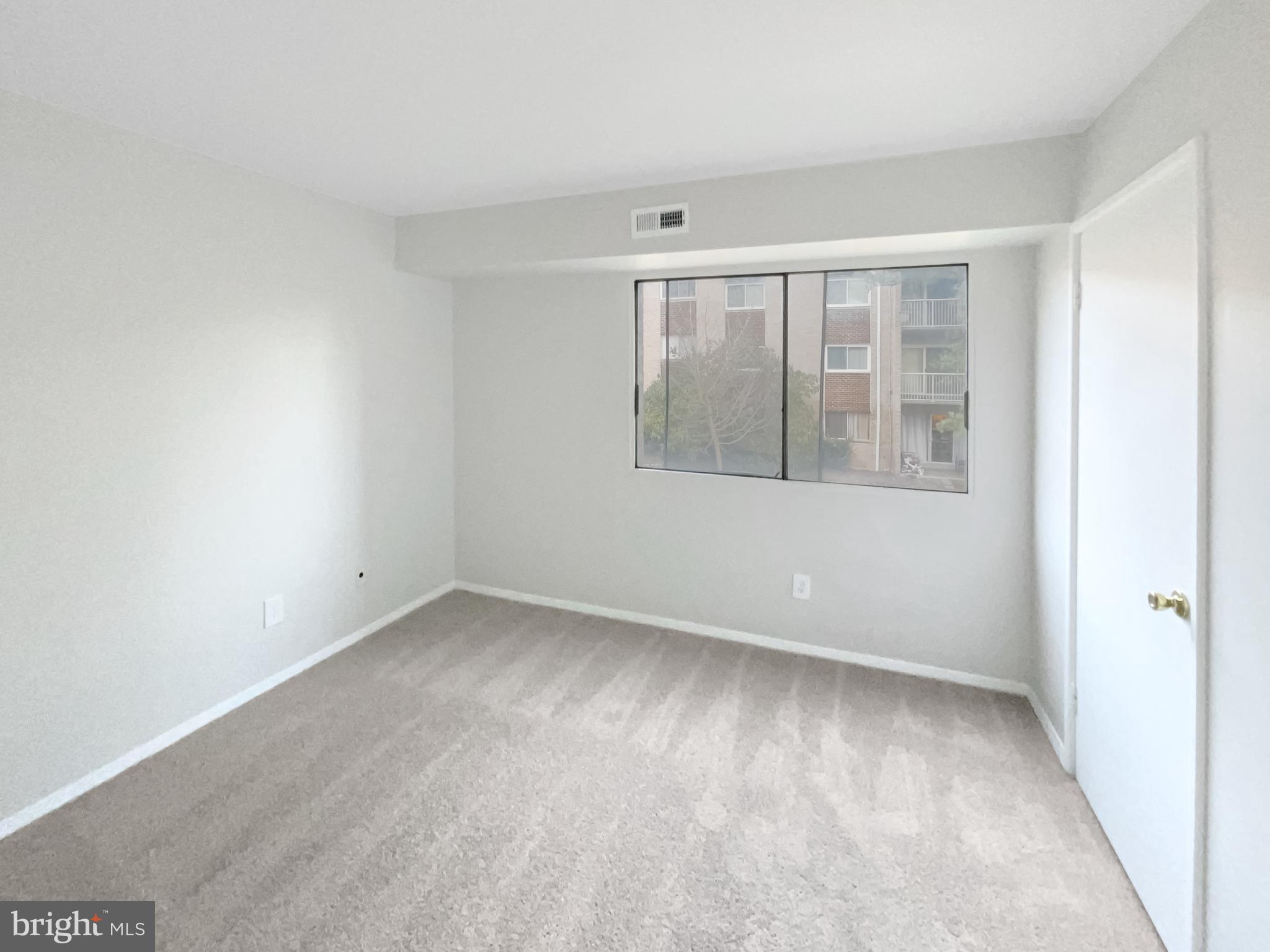 YORKTOWNE SQUARE - Residential