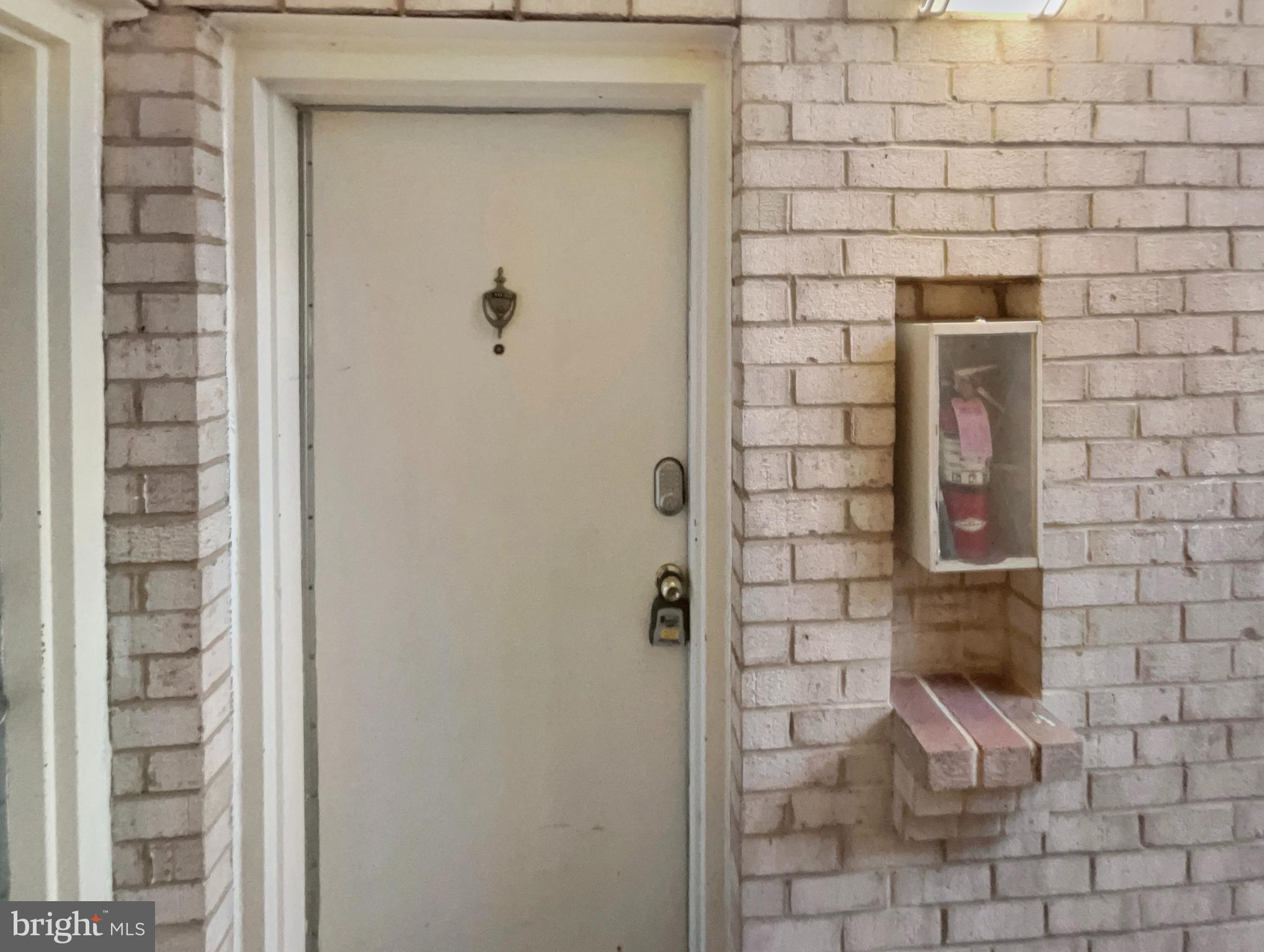 YORKTOWNE SQUARE - Residential