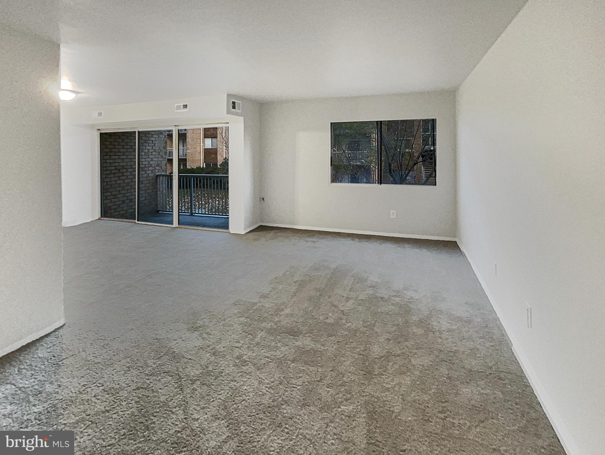 YORKTOWNE SQUARE - Residential