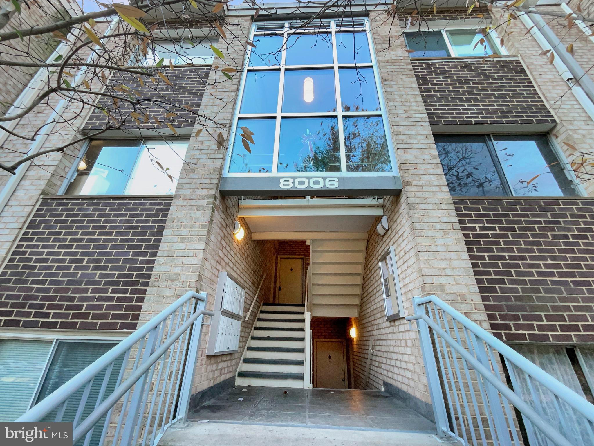 YORKTOWNE SQUARE - Residential