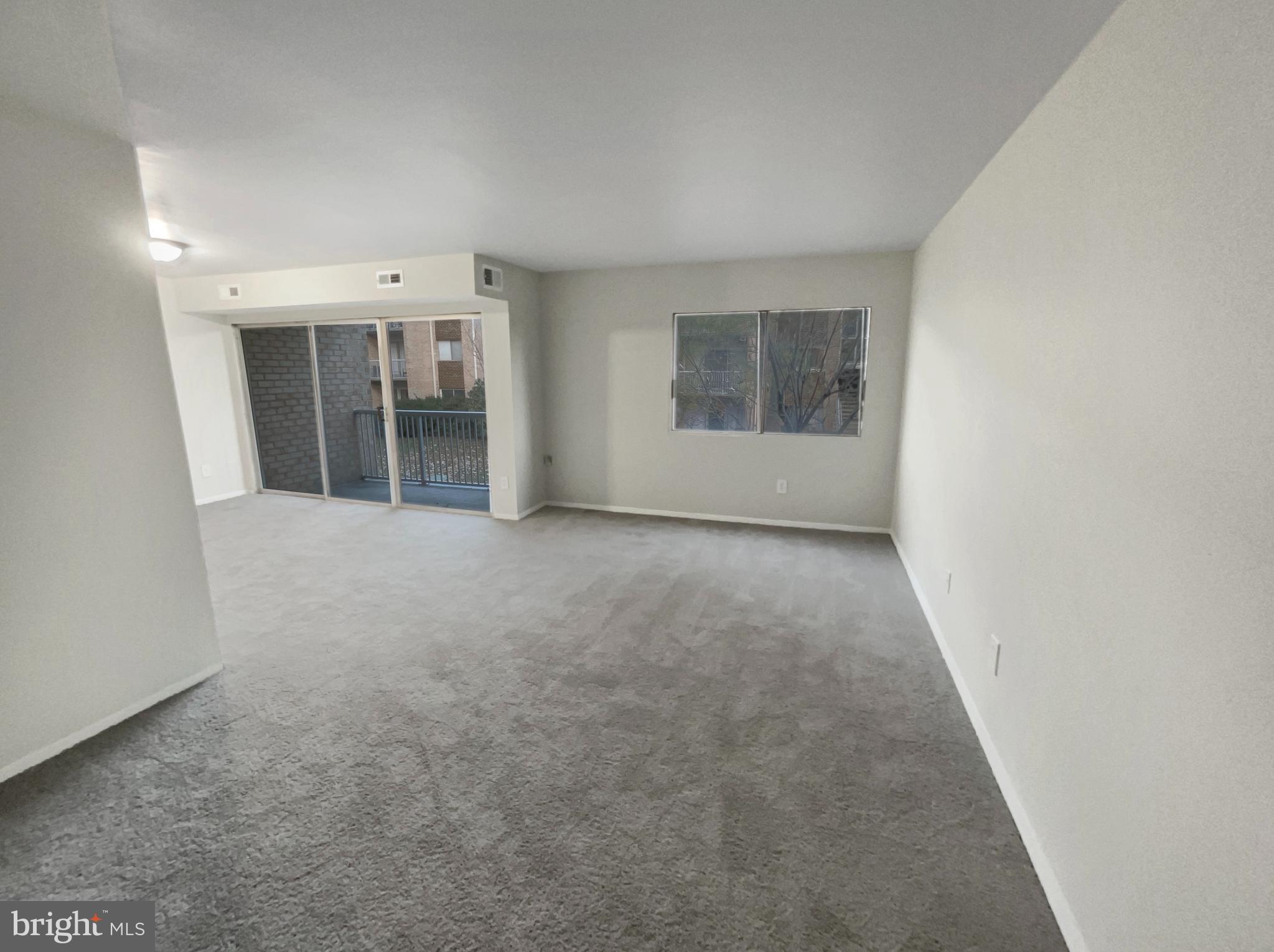 YORKTOWNE SQUARE - Residential