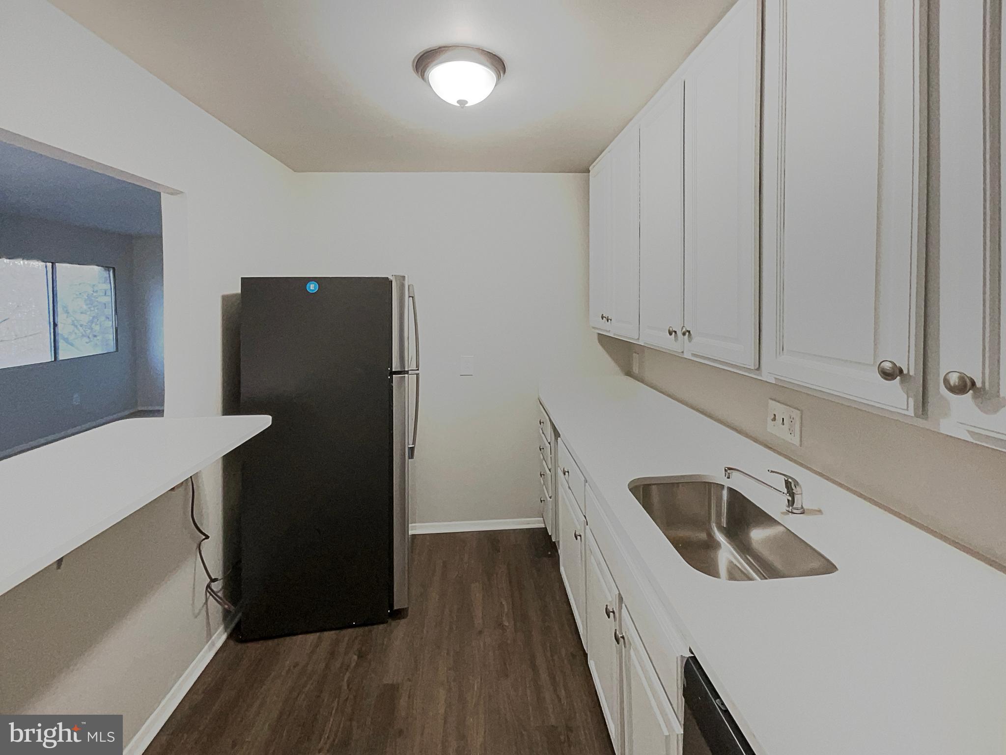 YORKTOWNE SQUARE - Residential