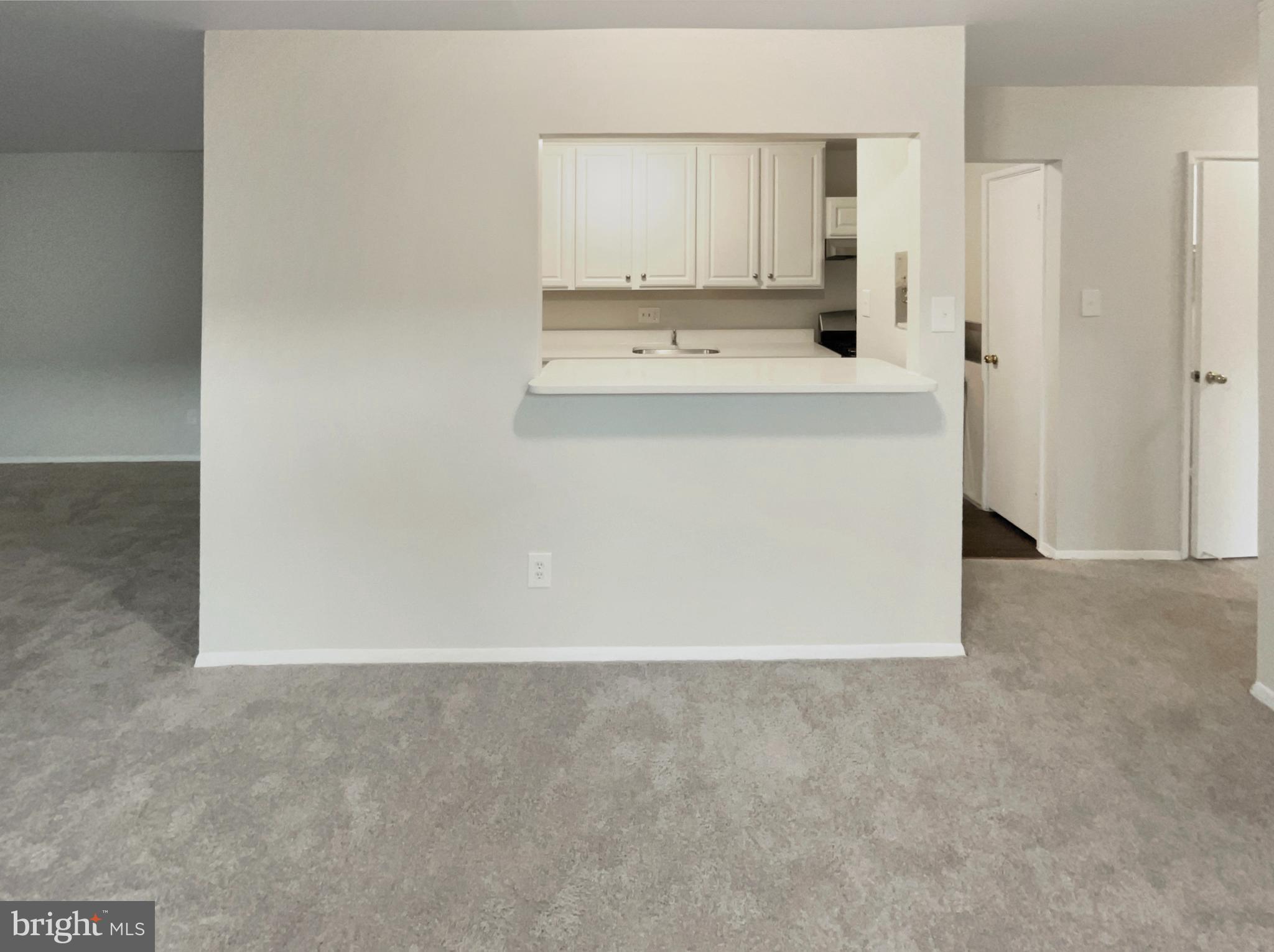 YORKTOWNE SQUARE - Residential