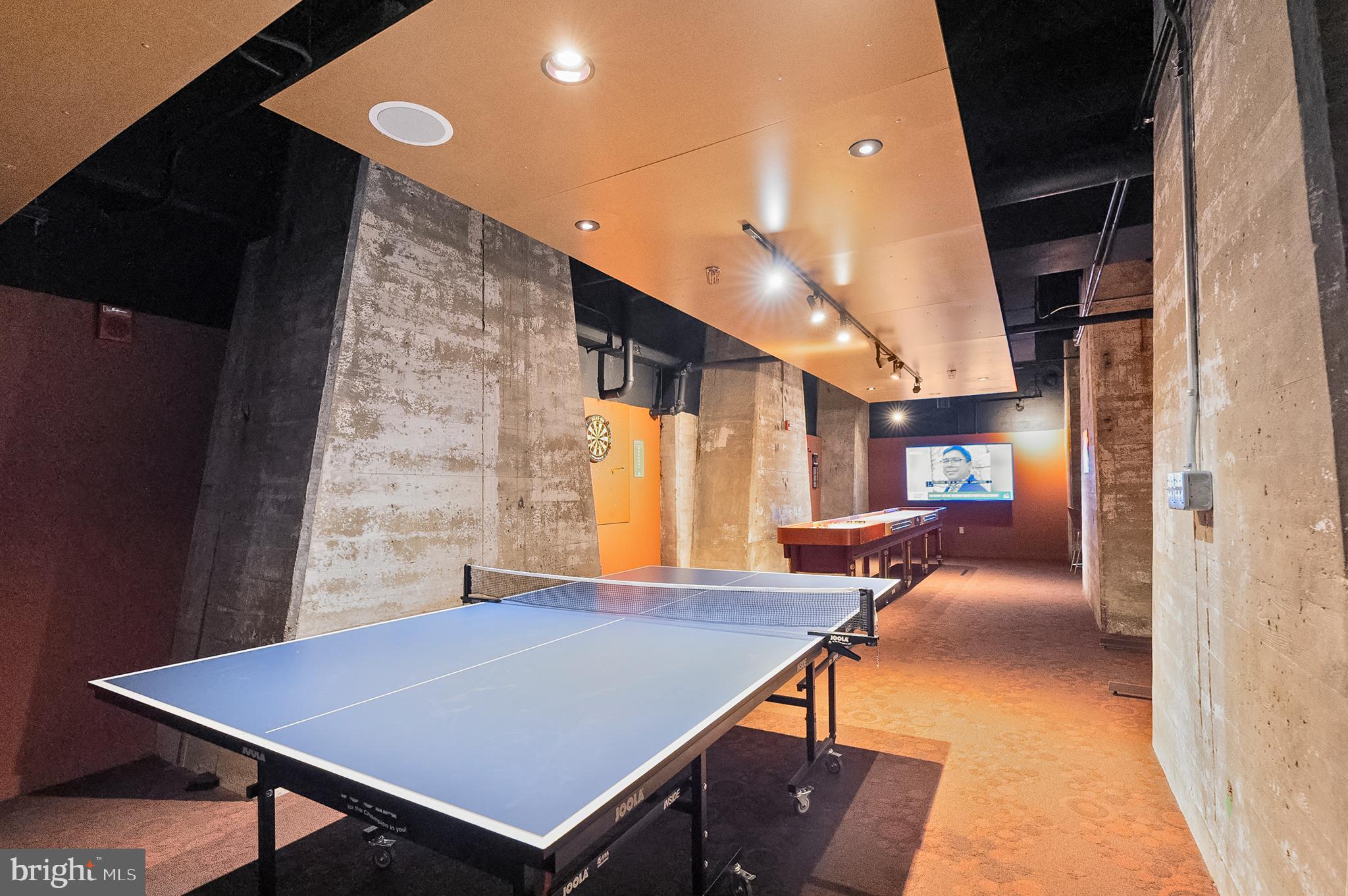 LOCUST POINT - Residential