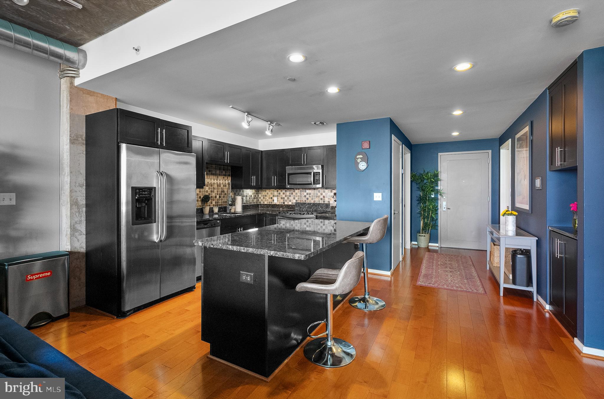 LOCUST POINT - Residential