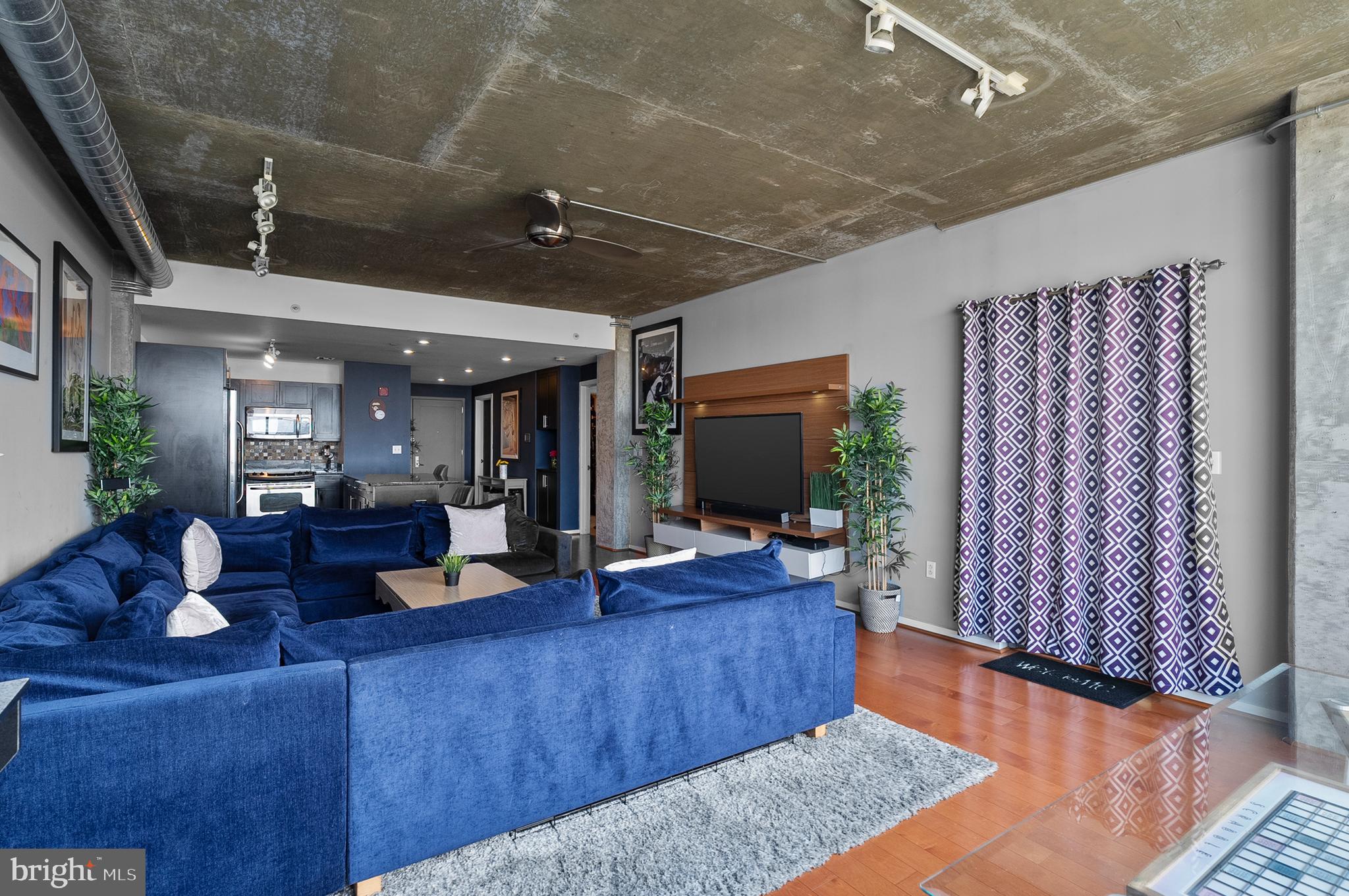 LOCUST POINT - Residential