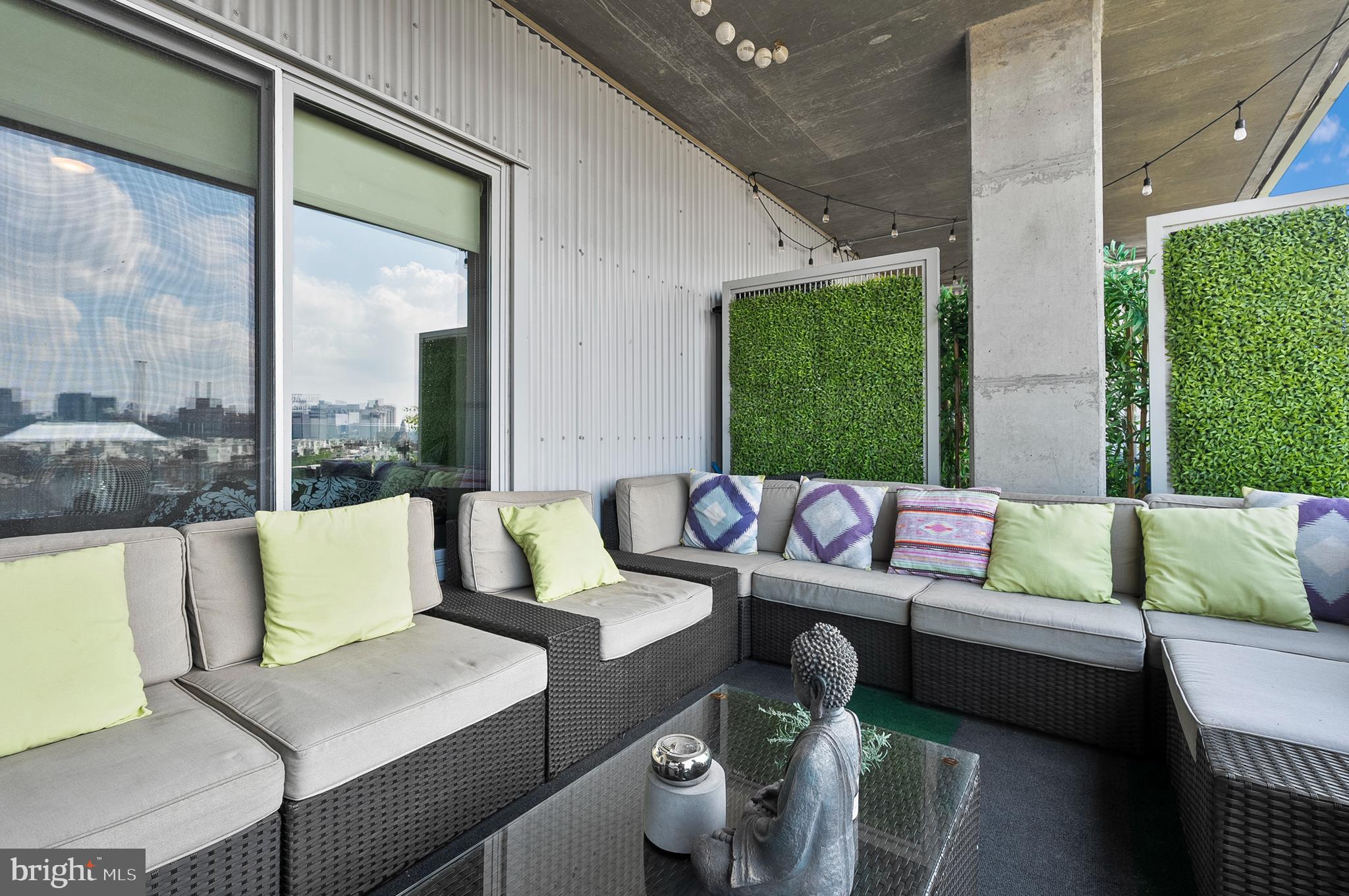 LOCUST POINT - Residential