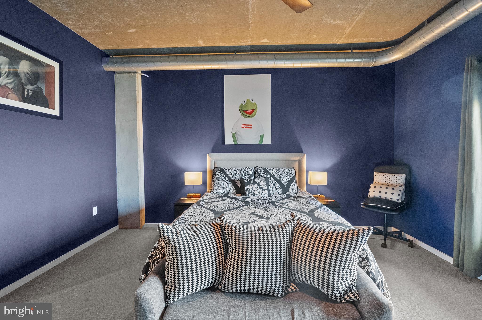 LOCUST POINT - Residential