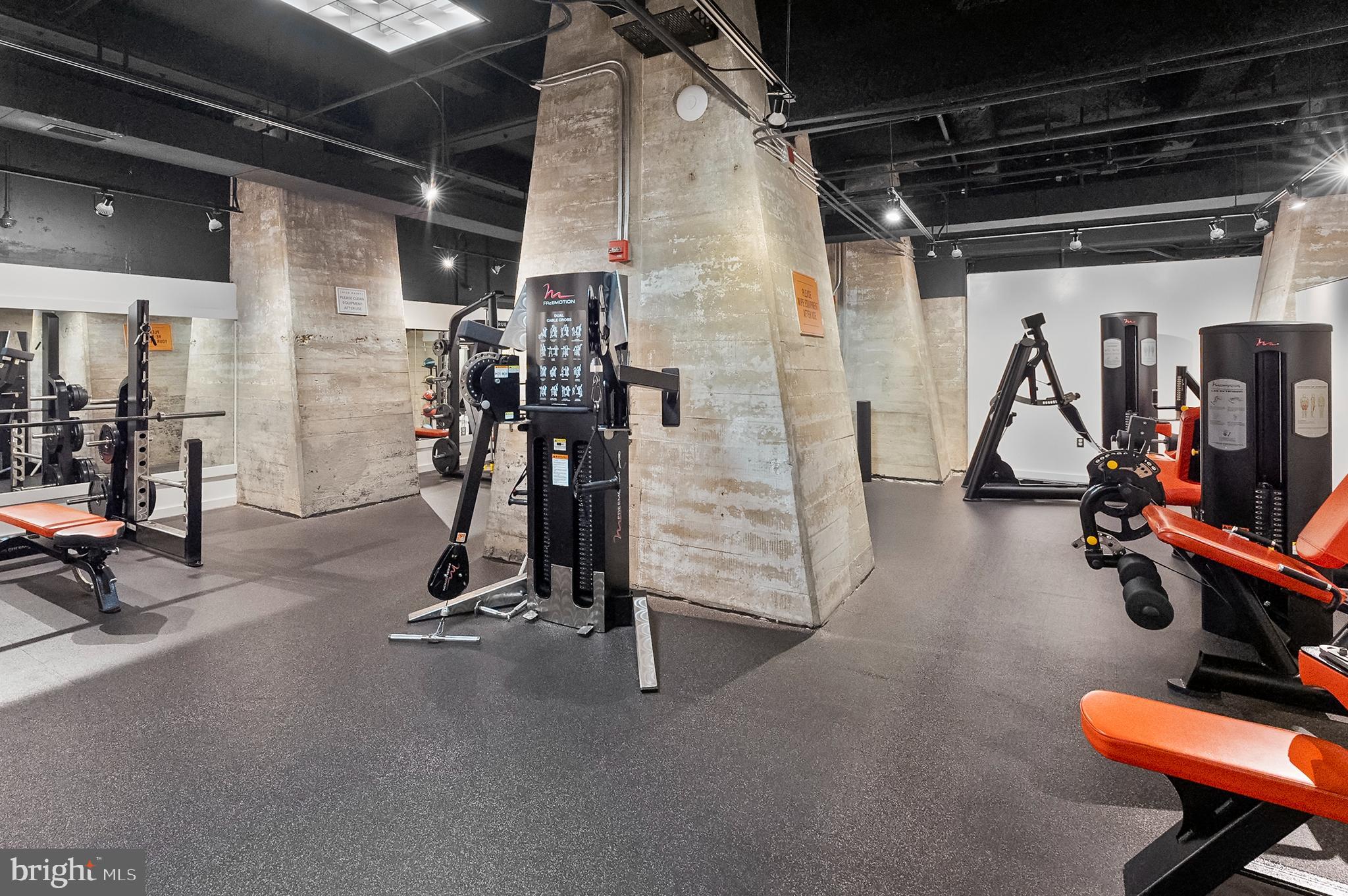 LOCUST POINT - Residential