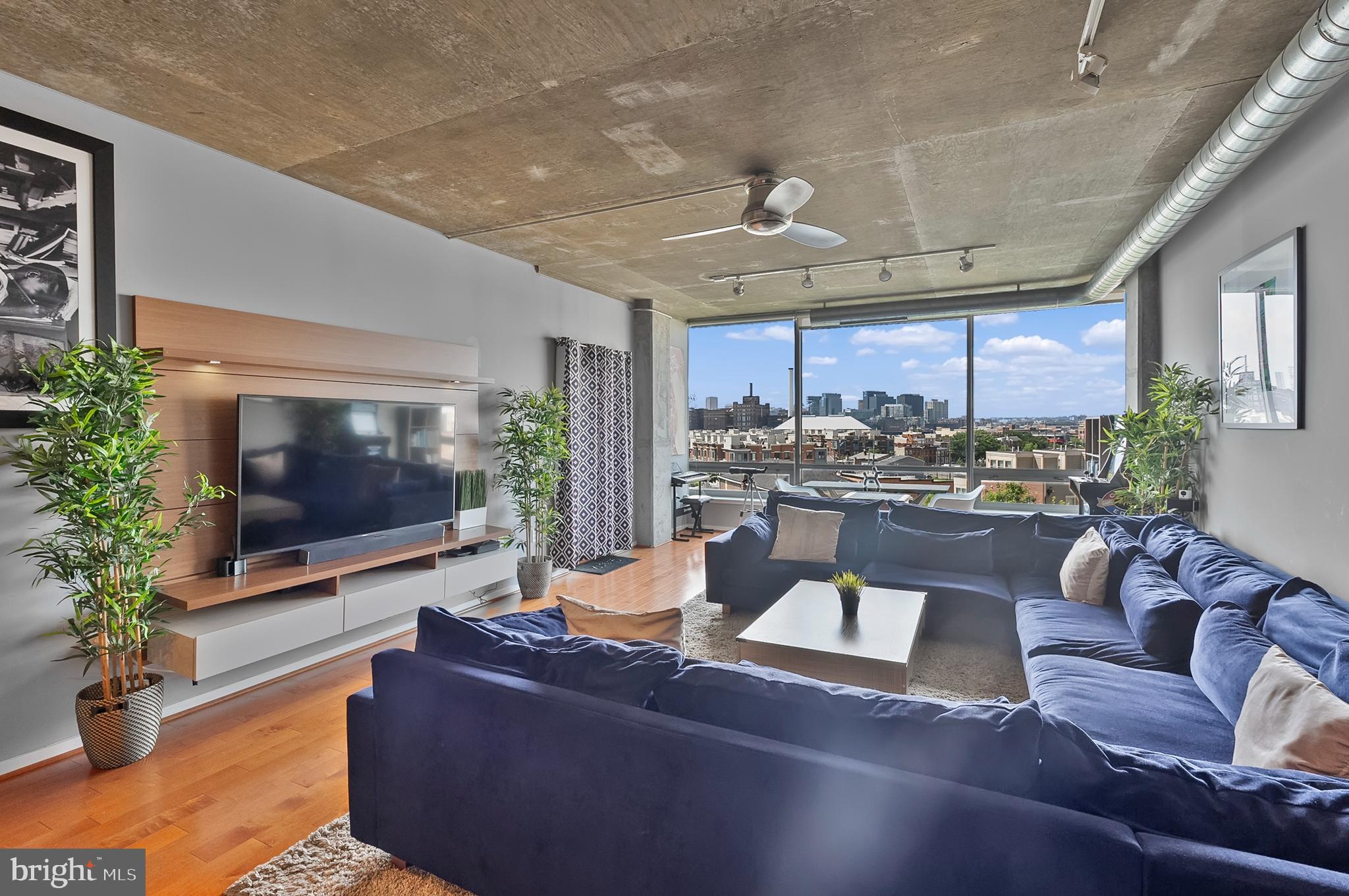 LOCUST POINT - Residential