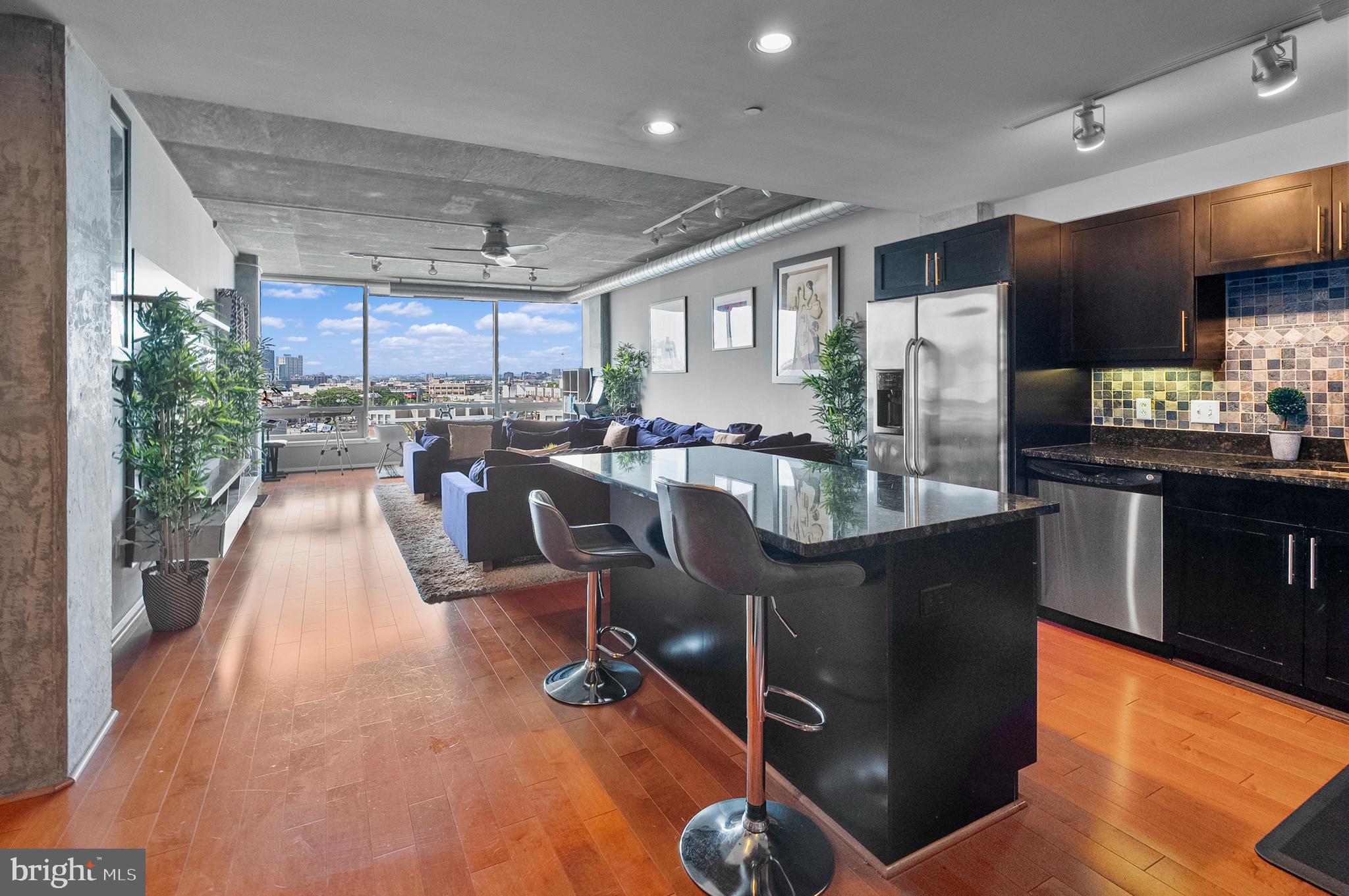 LOCUST POINT - Residential