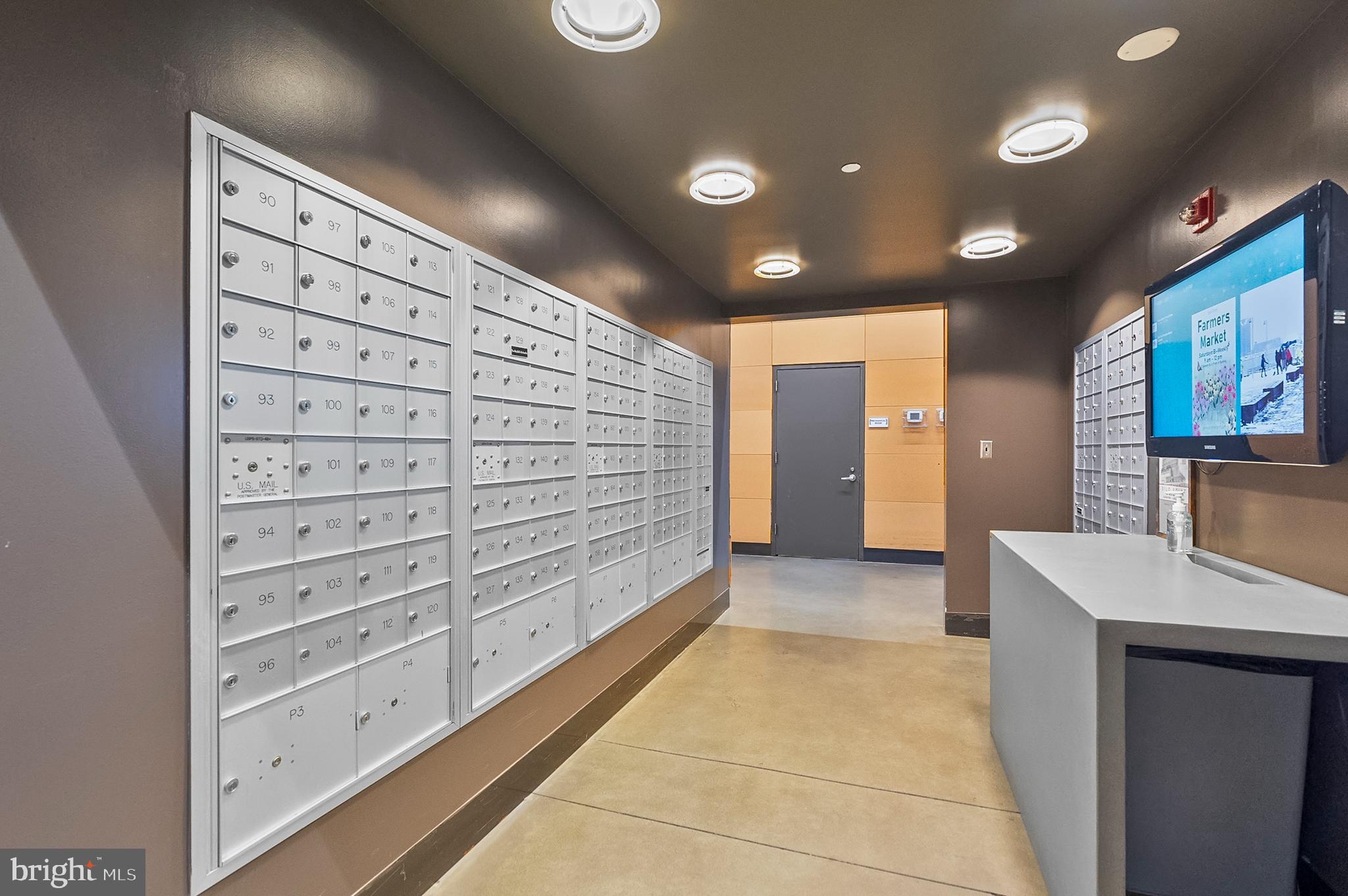 LOCUST POINT - Residential