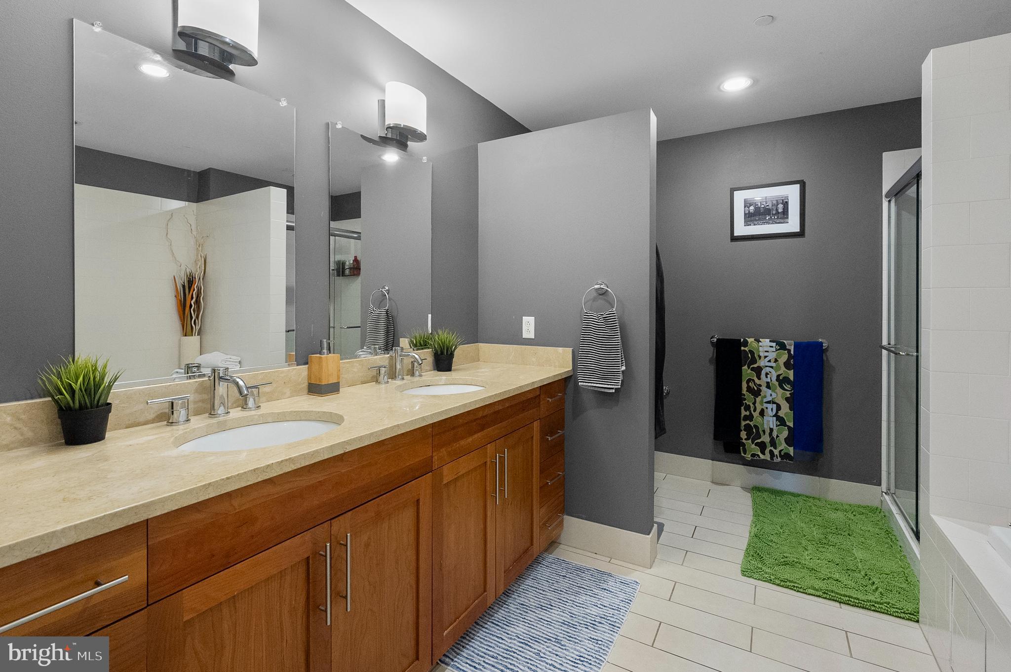 LOCUST POINT - Residential