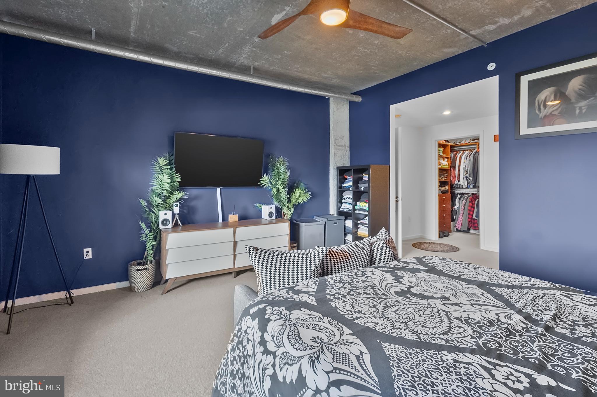 LOCUST POINT - Residential