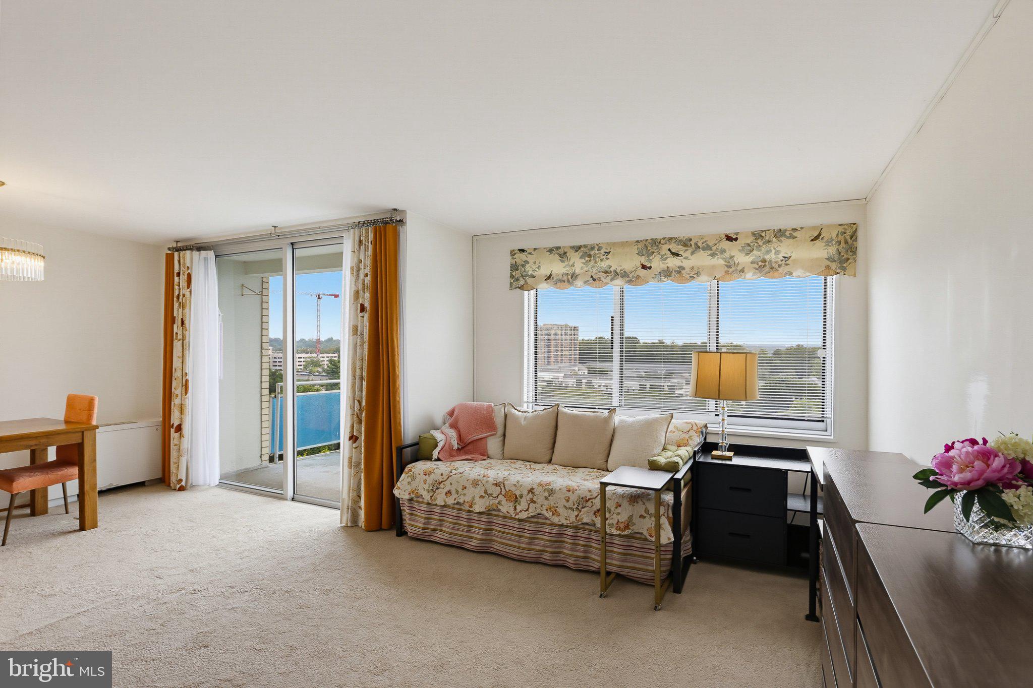 10201 GROSVENOR PLACE 1412