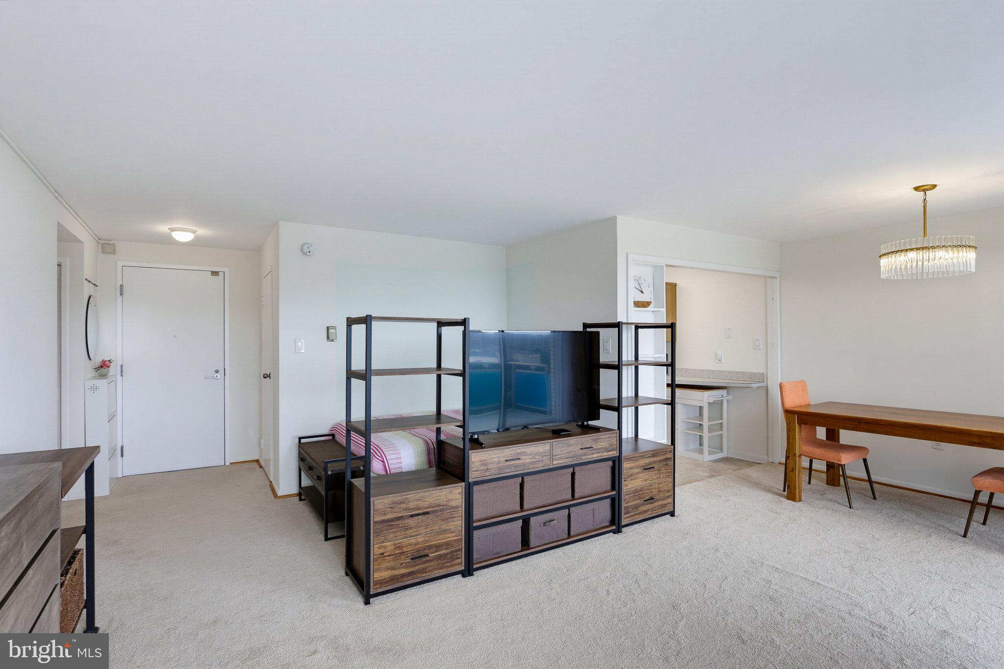 10201 GROSVENOR PLACE 1412