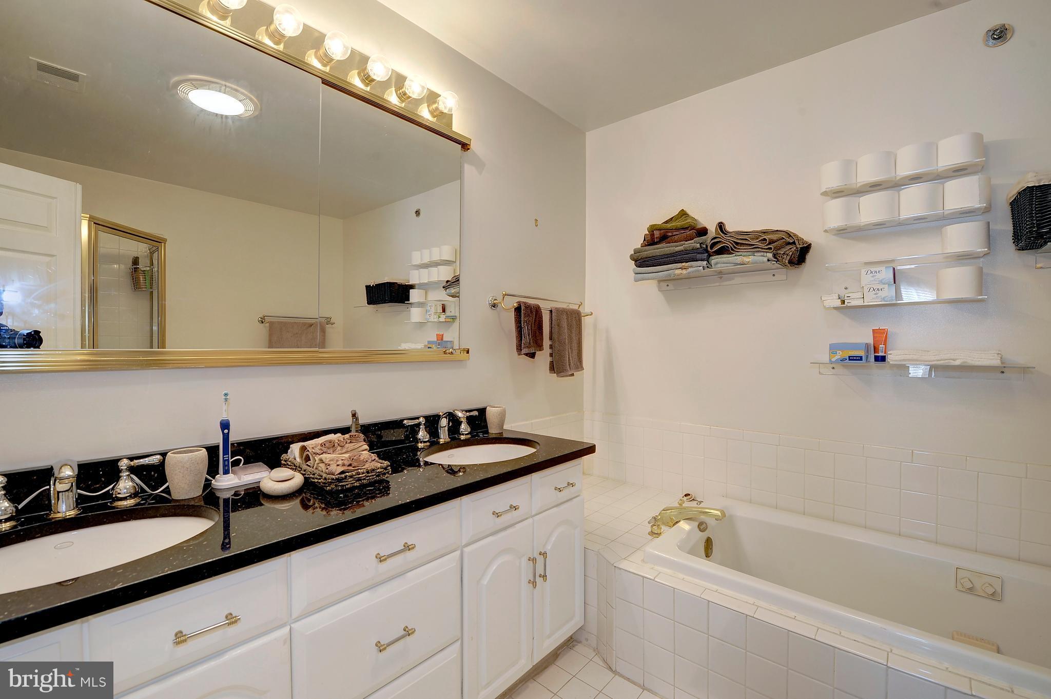 WHITLEY PARK CONDOMINIUM - Residential Lease