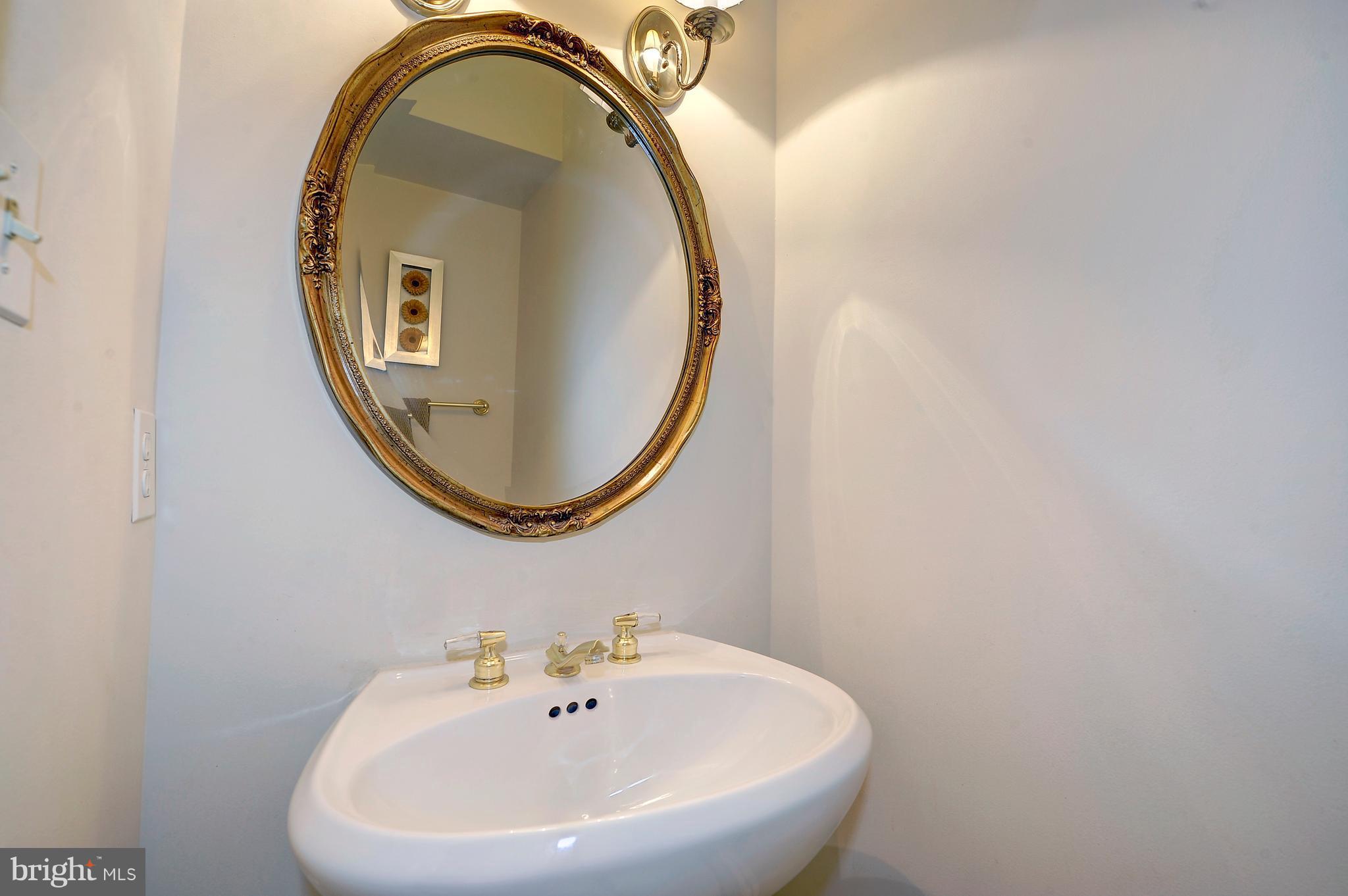 WHITLEY PARK CONDOMINIUM - Residential Lease