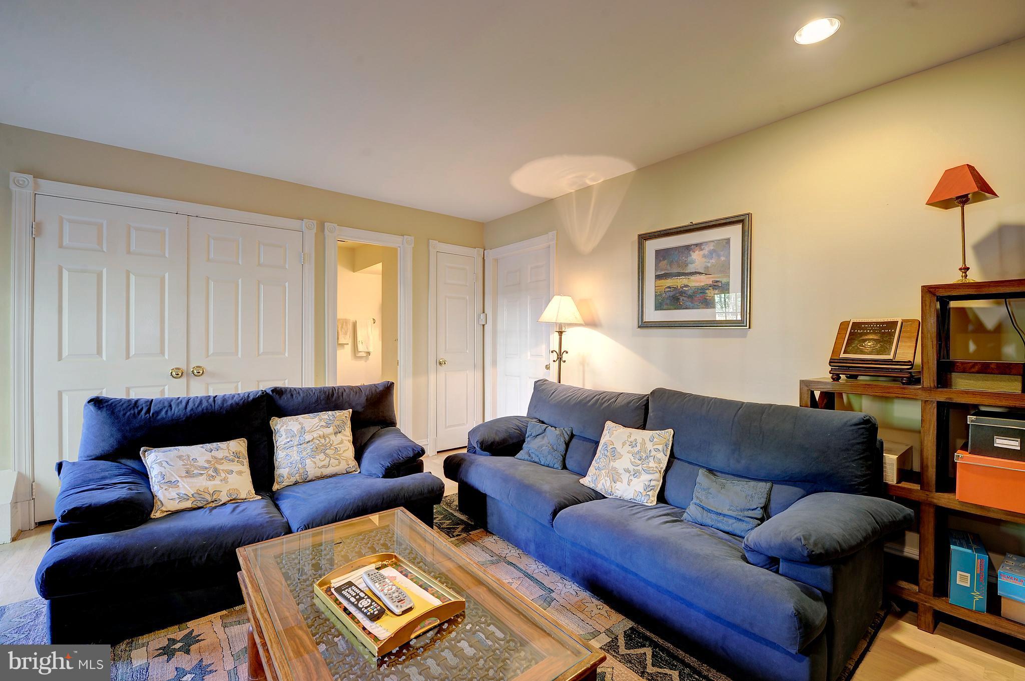 WHITLEY PARK CONDOMINIUM - Residential Lease