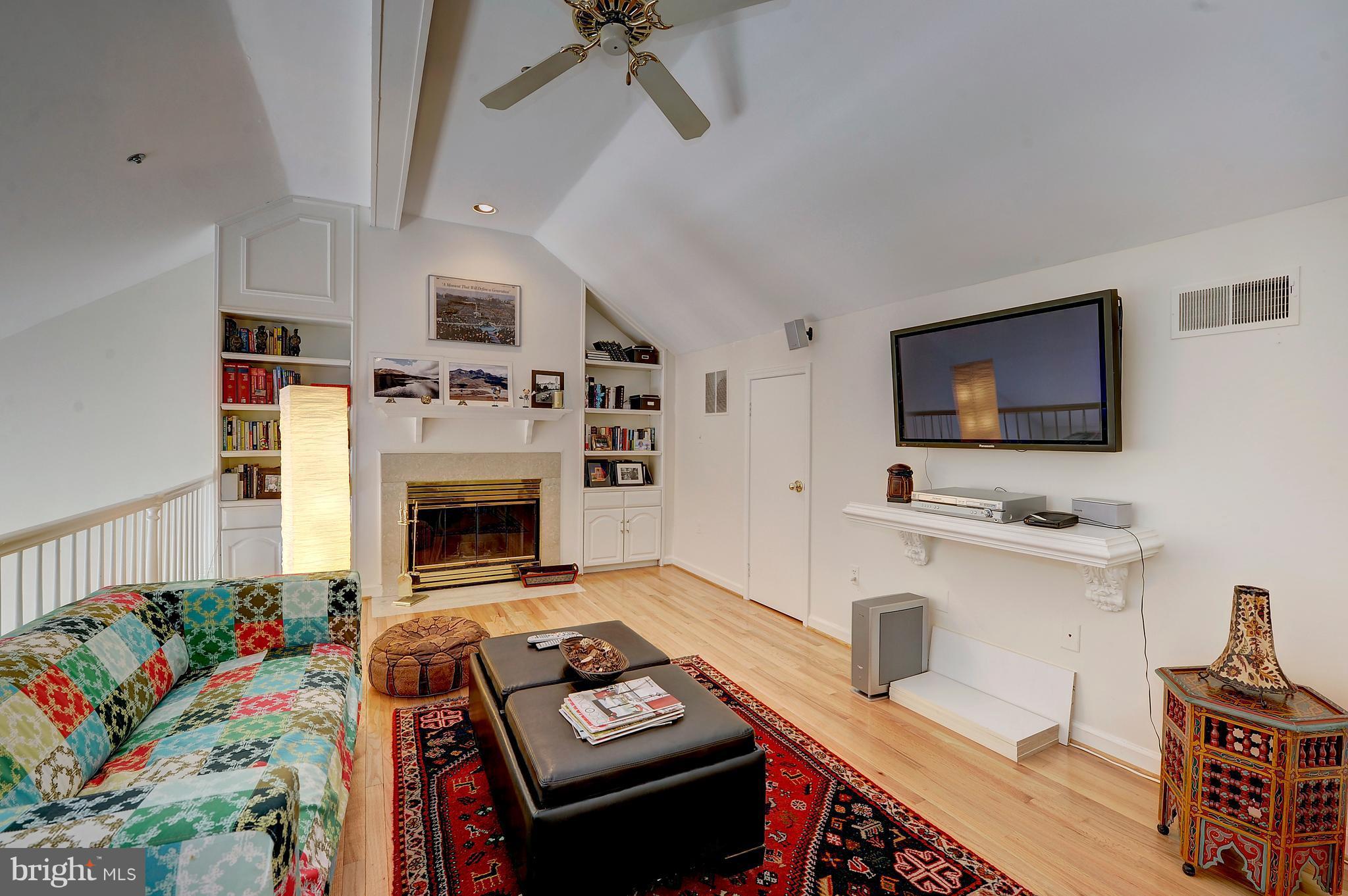 WHITLEY PARK CONDOMINIUM - Residential Lease