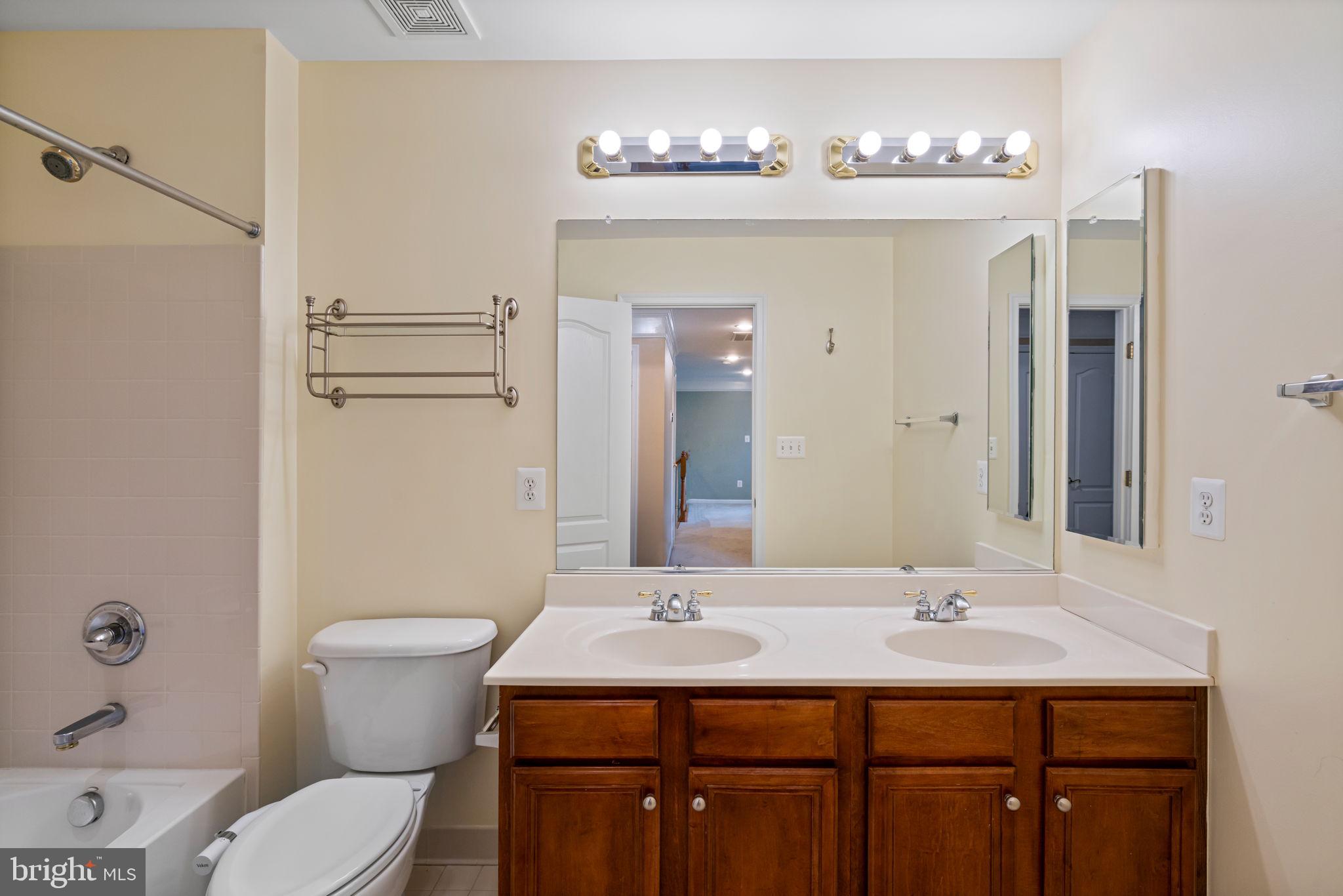 BROADLANDS SOUTH - Residential Lease