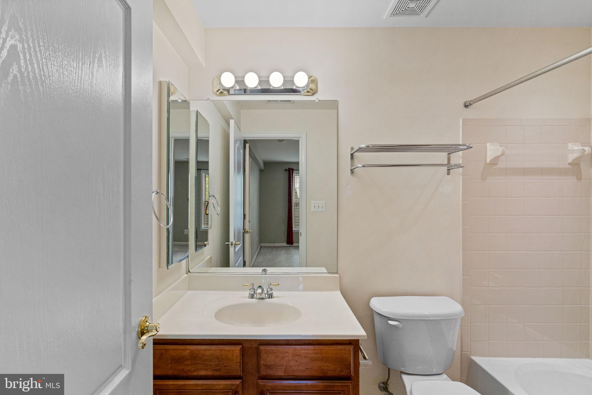 BROADLANDS SOUTH - Residential Lease