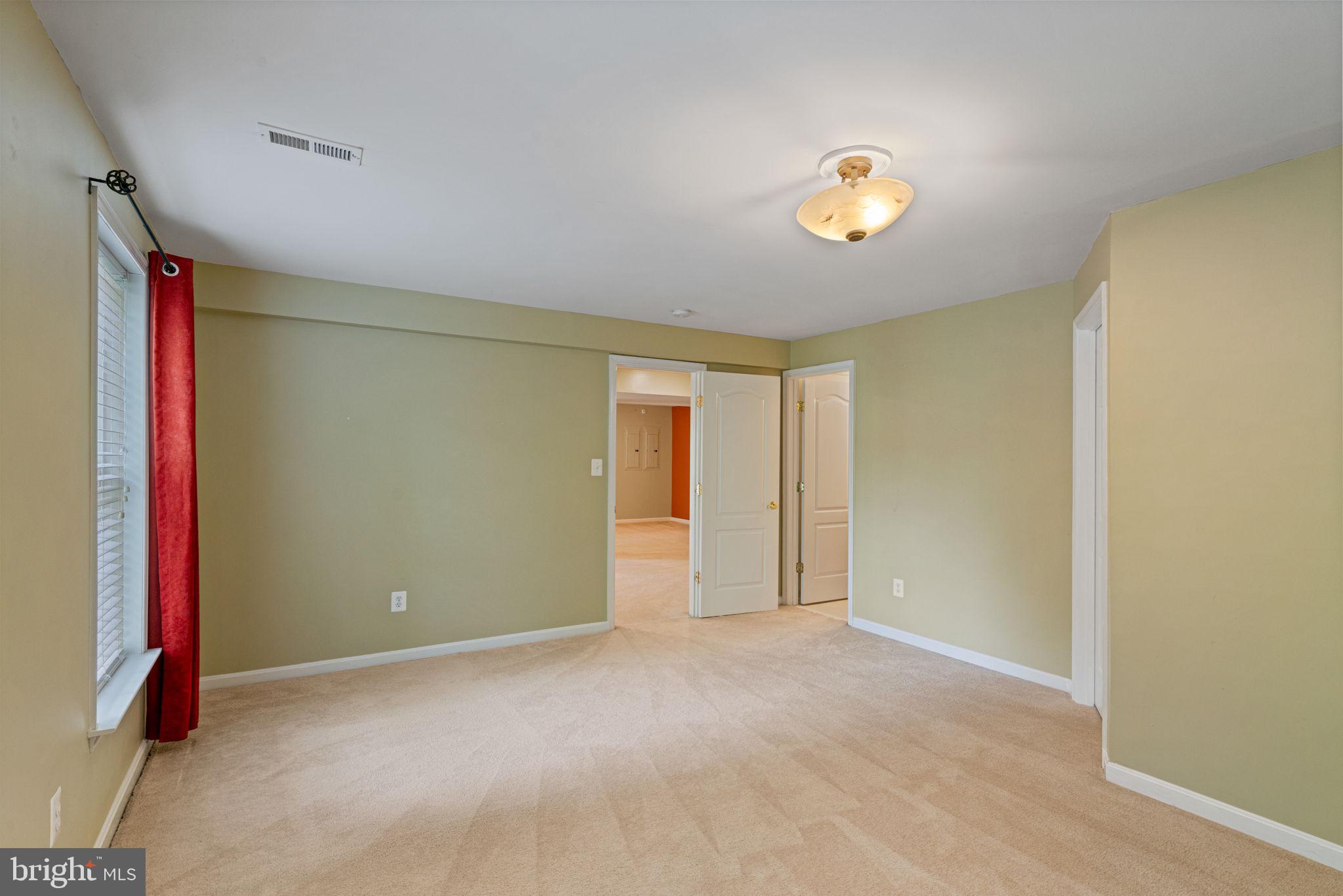 BROADLANDS SOUTH - Residential Lease