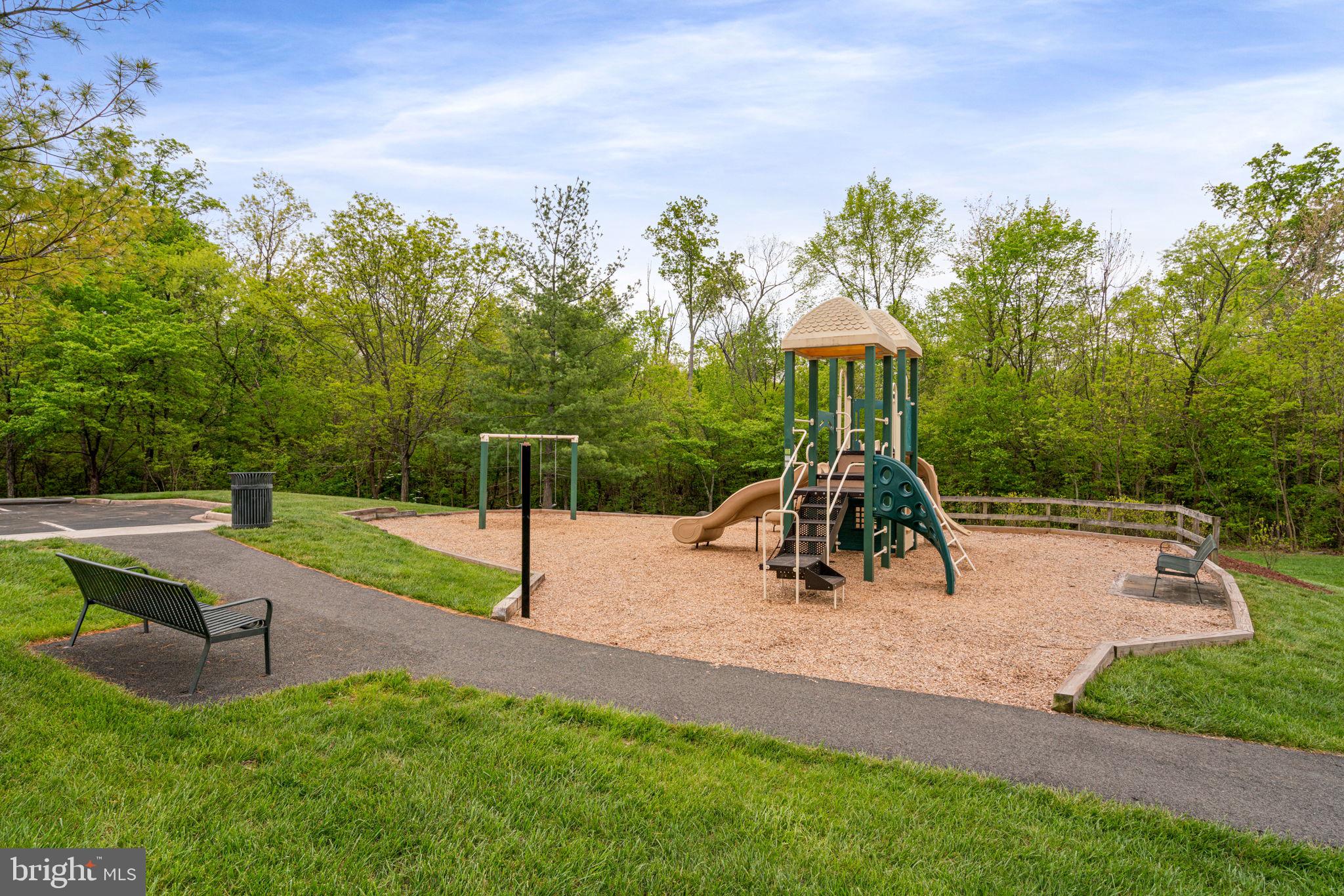 BROADLANDS SOUTH - Residential Lease