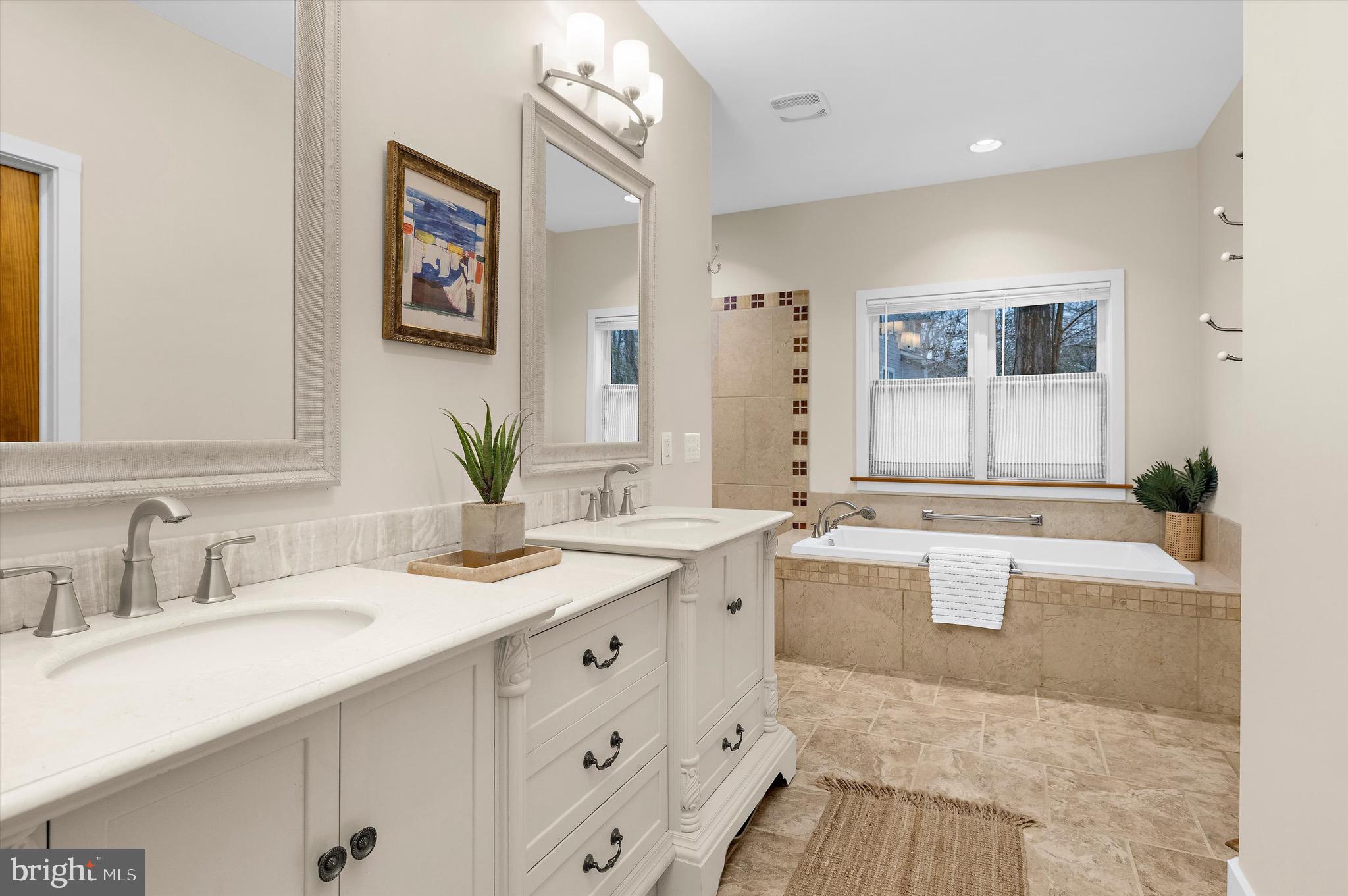 SEVERN GROVE - Residential