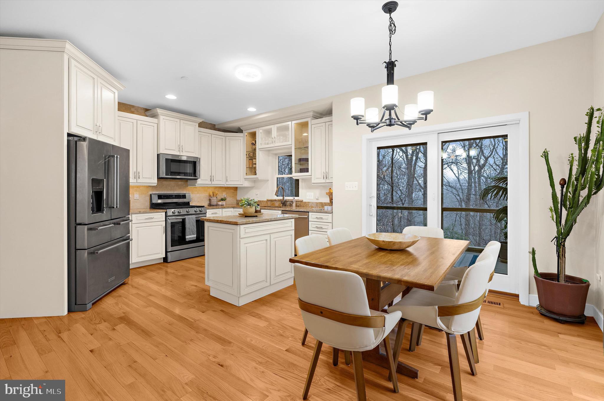 SEVERN GROVE - Residential