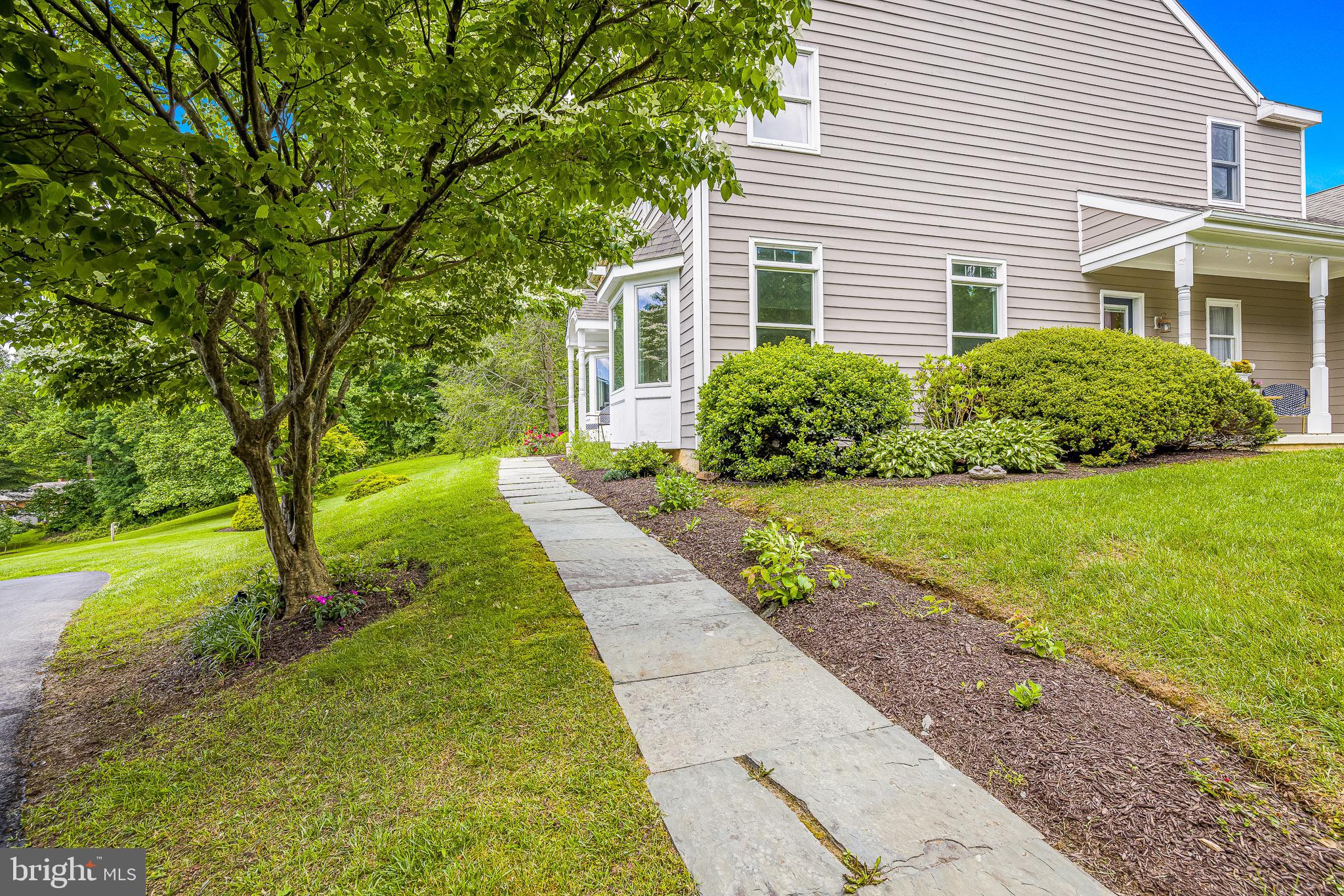 1243 WHITE WOOD WAY