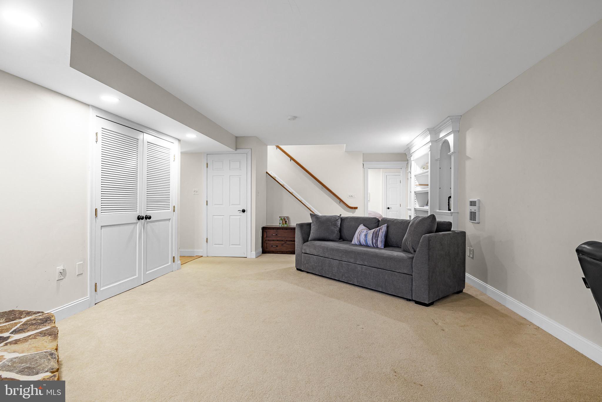 REGALWOOD - Residential