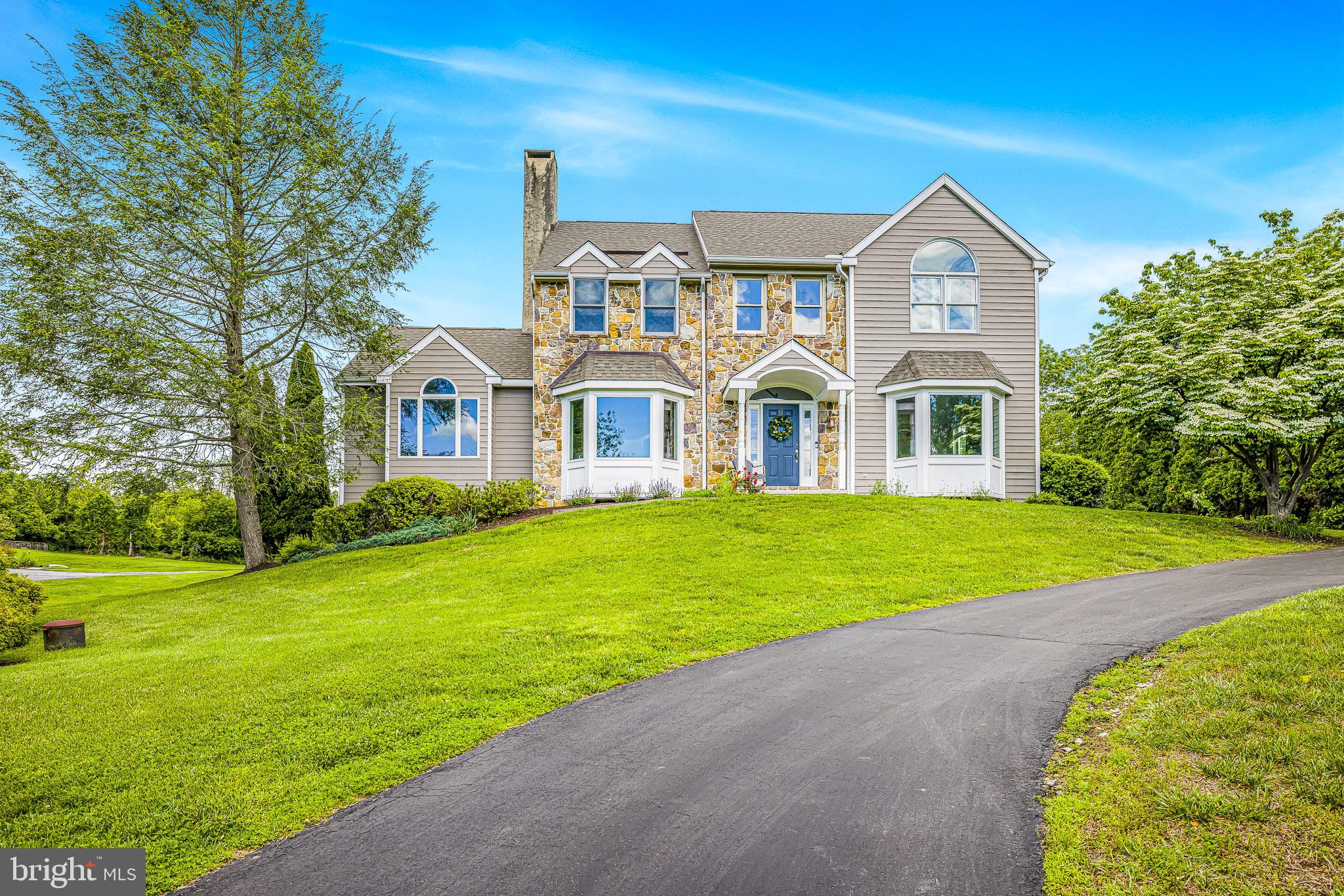 1243 WHITE WOOD WAY