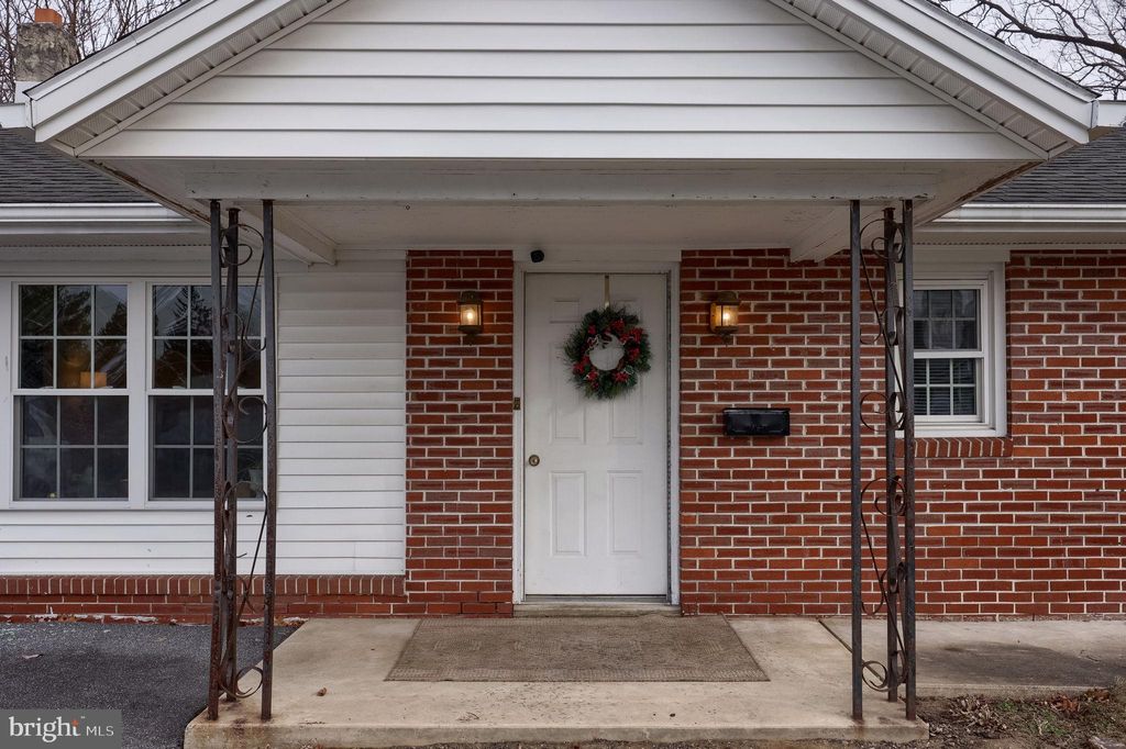 Photo of 532 Pointview Avenue, EPHRATA, PA 17522 (MLS # PALA2081526)