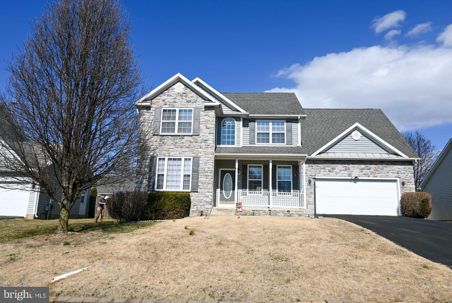 CRESTFIELD - Residential