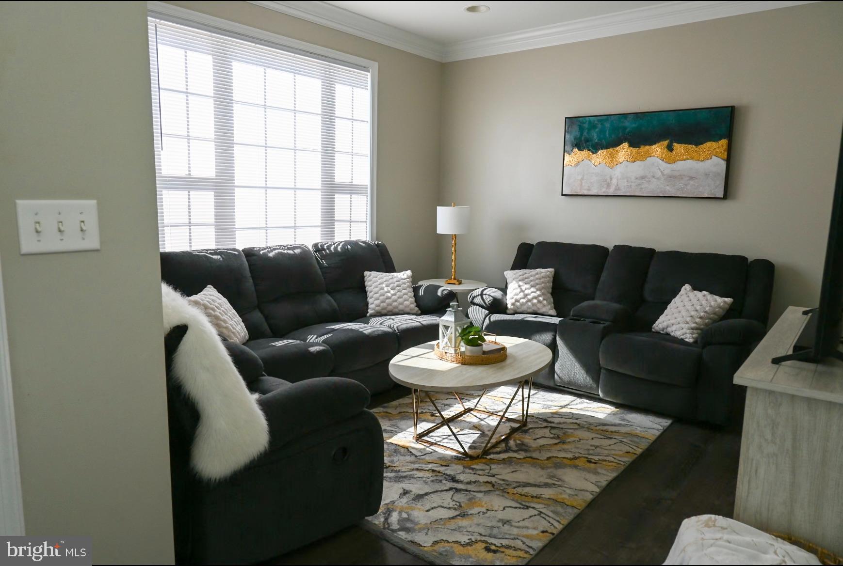 CRESTFIELD - Residential