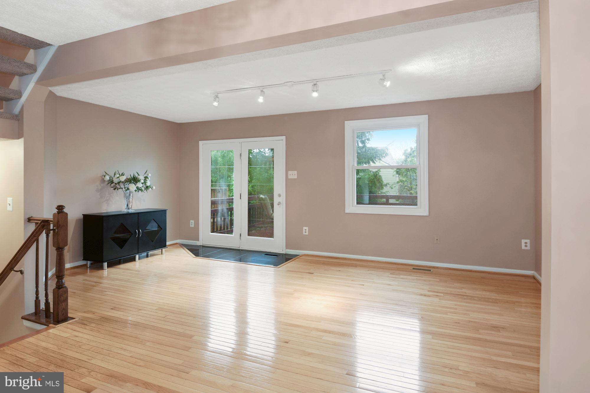 WORTHINGTON GLEN - Residential