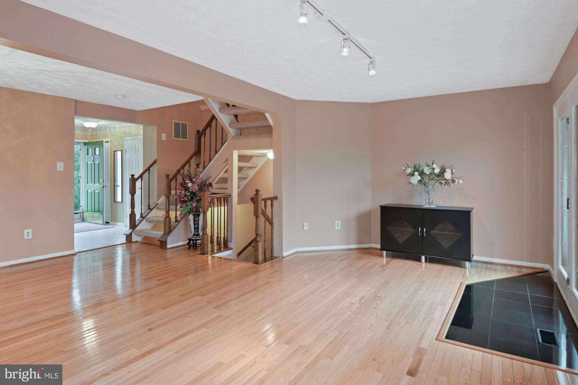 WORTHINGTON GLEN - Residential