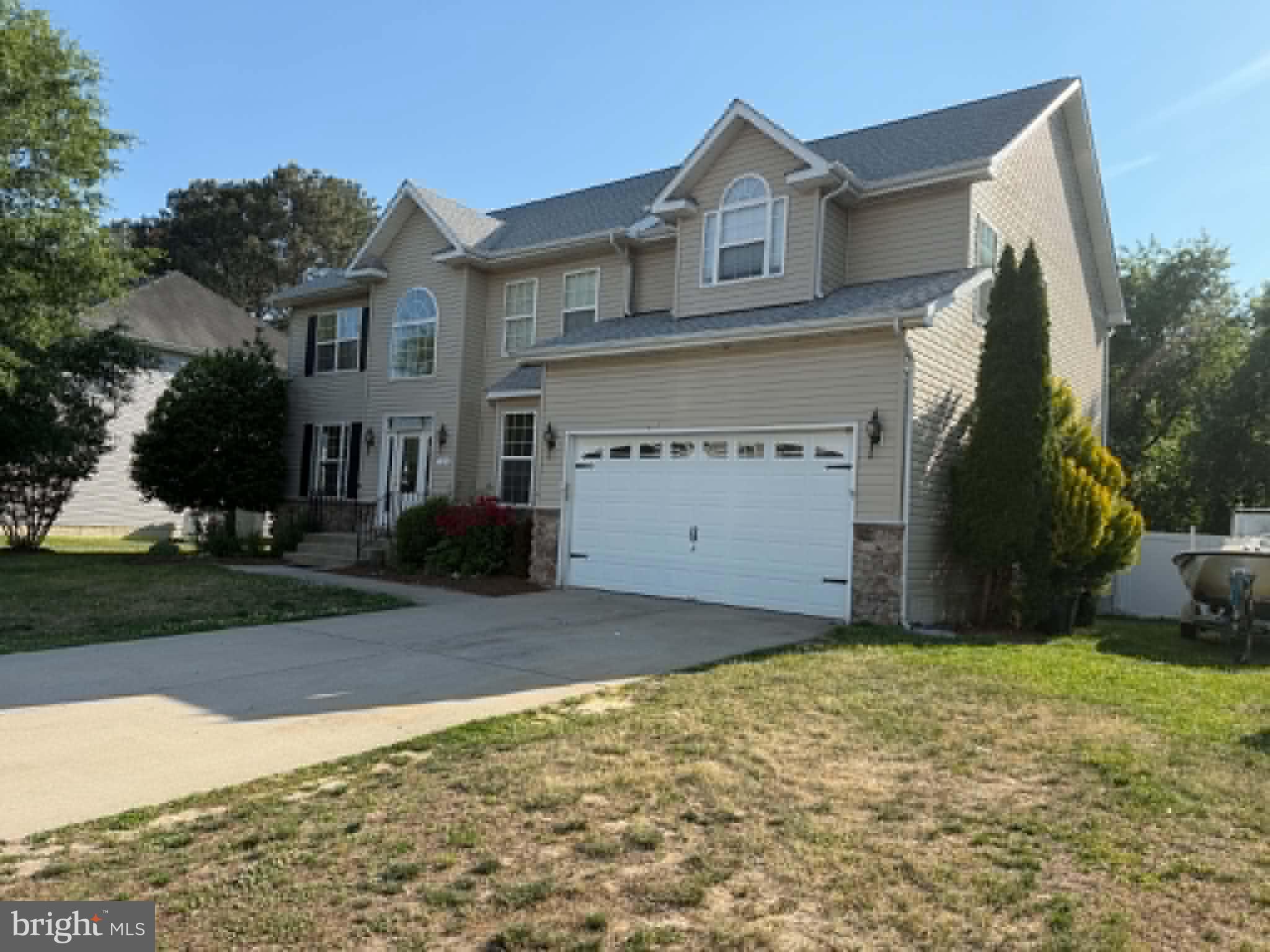 109 BRIARWOOD CIRCLE