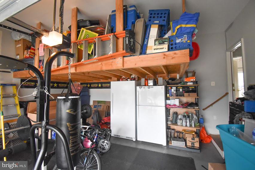 REDWOOD LAKES - Residential