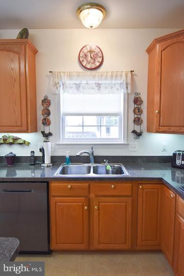 REDWOOD LAKES - Residential