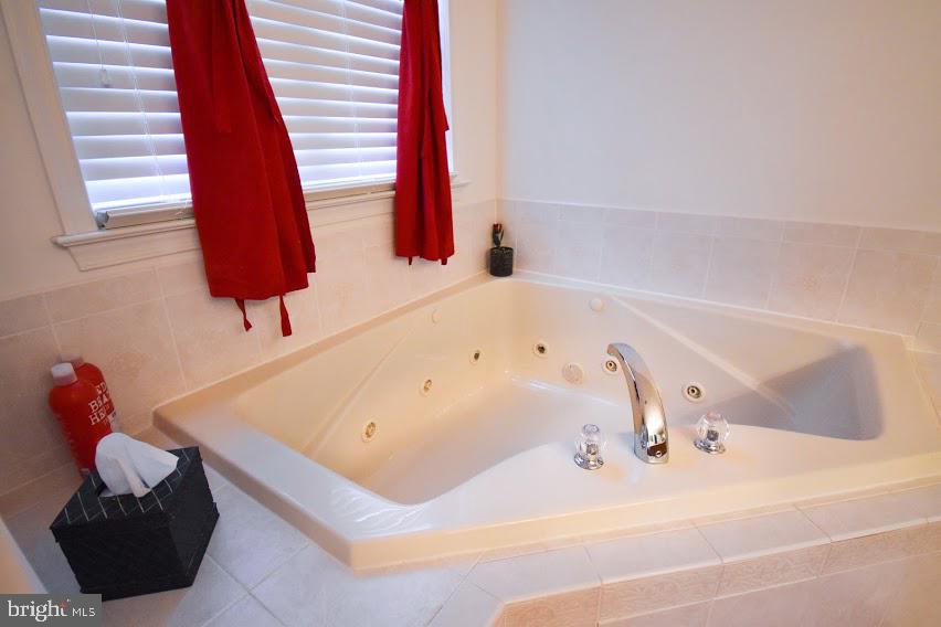 REDWOOD LAKES - Residential