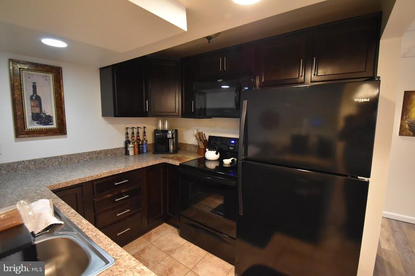 REDWOOD LAKES - Residential