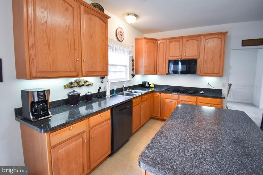 REDWOOD LAKES - Residential